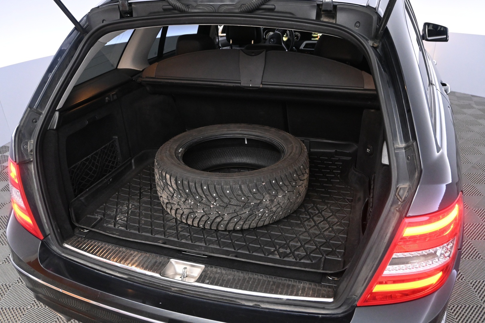 MERCEDES-BENZ C 2012