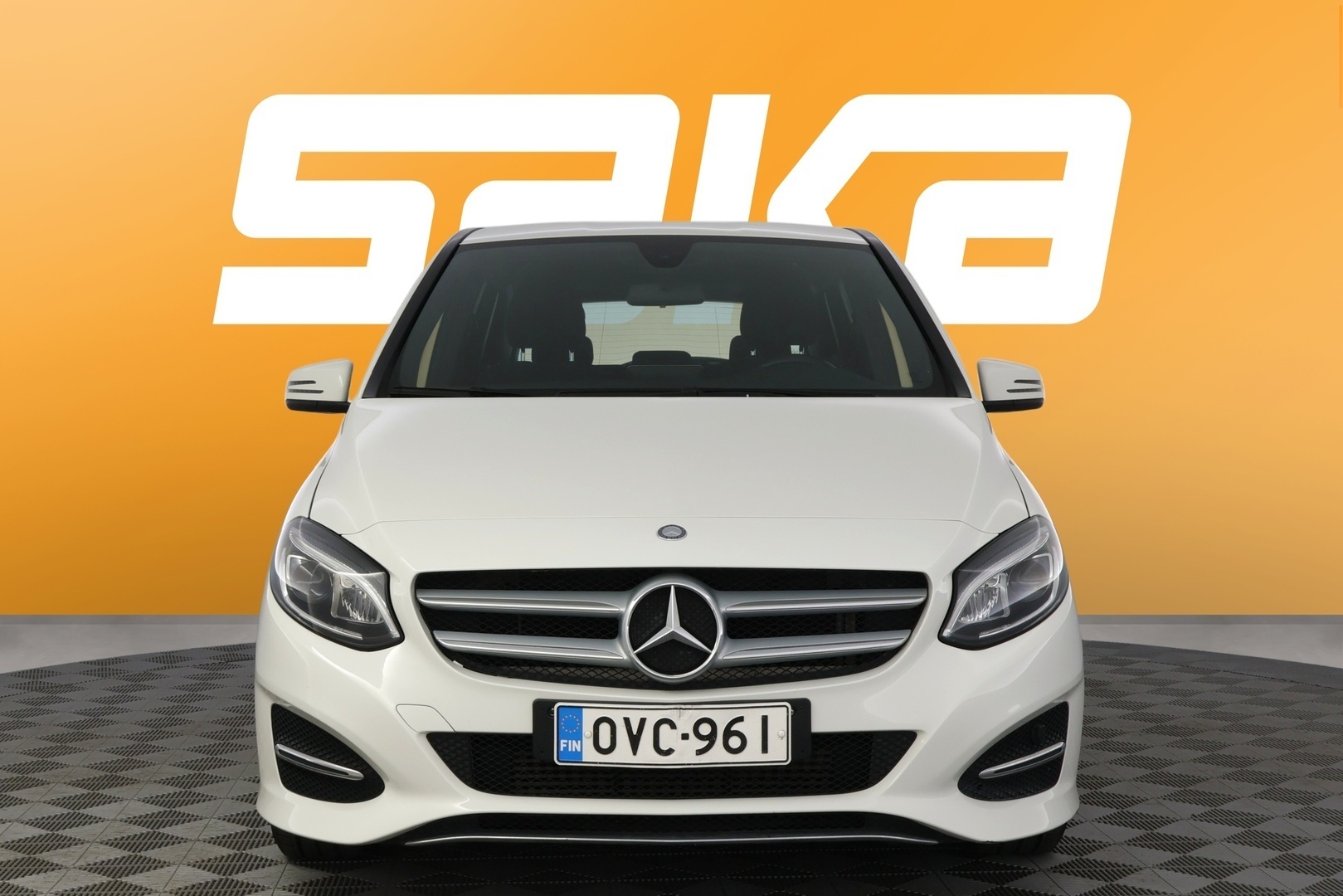 MERCEDES-BENZ B 2016