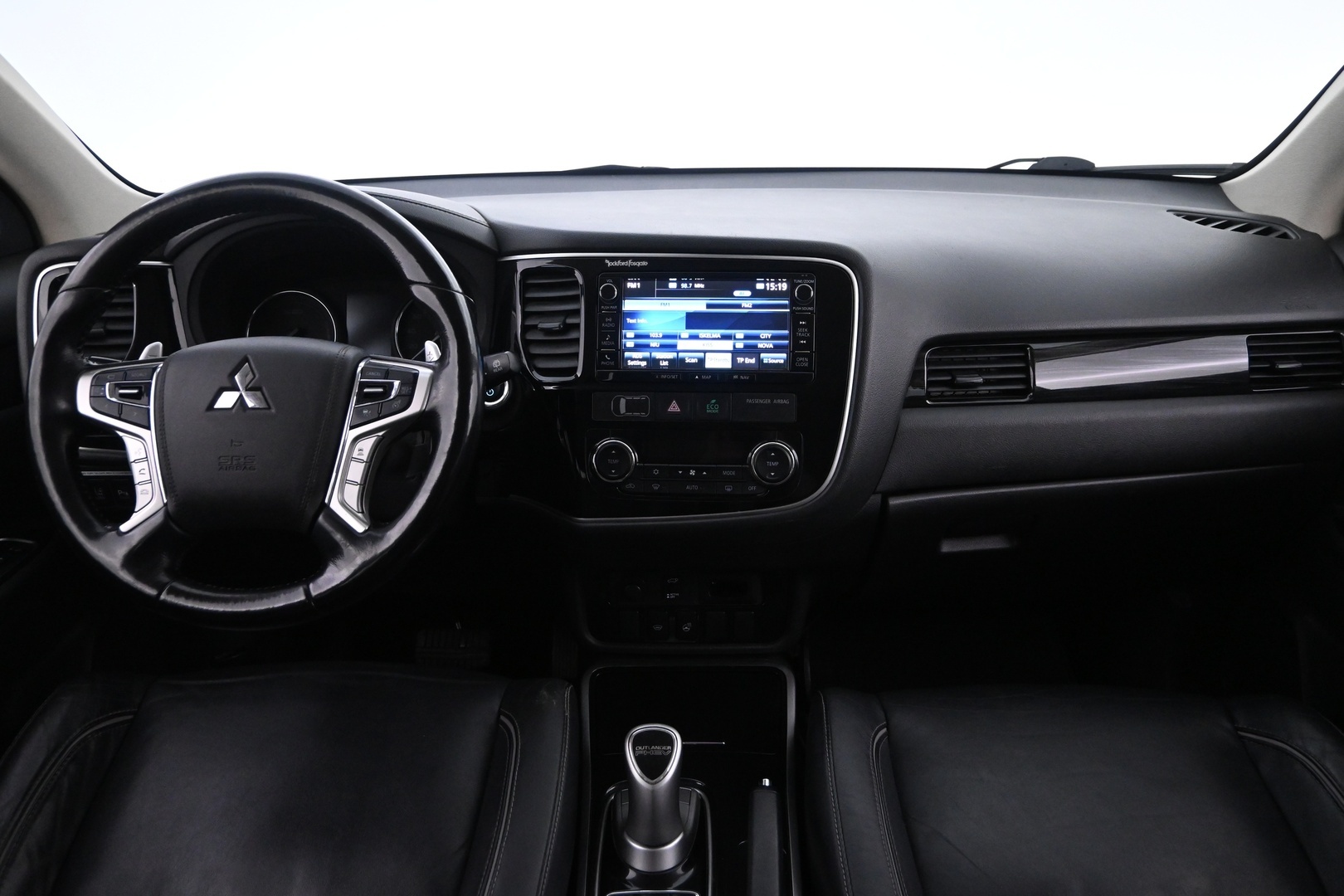 MITSUBISHI Outlander PHEV 2016