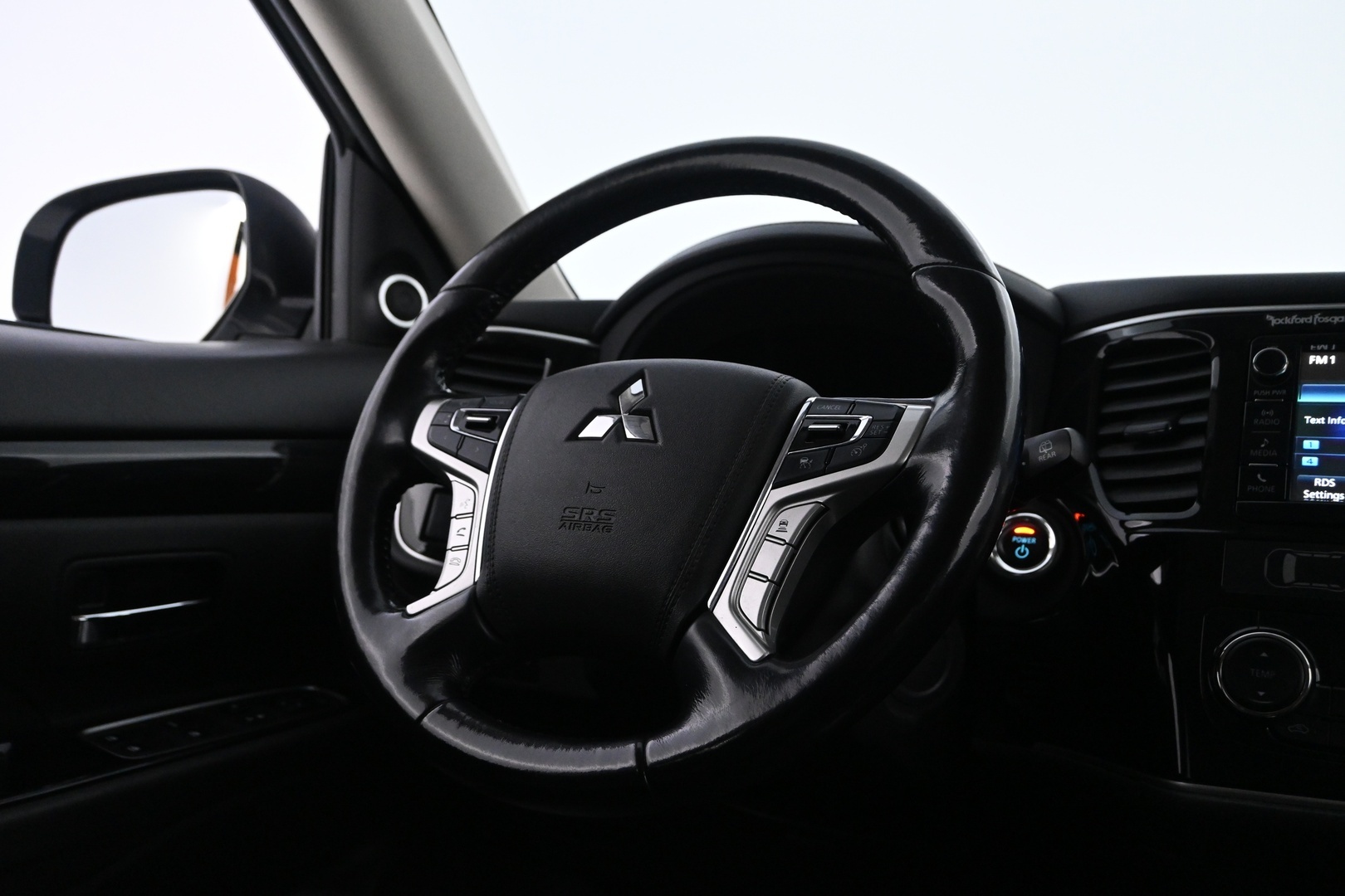 MITSUBISHI Outlander PHEV 2016