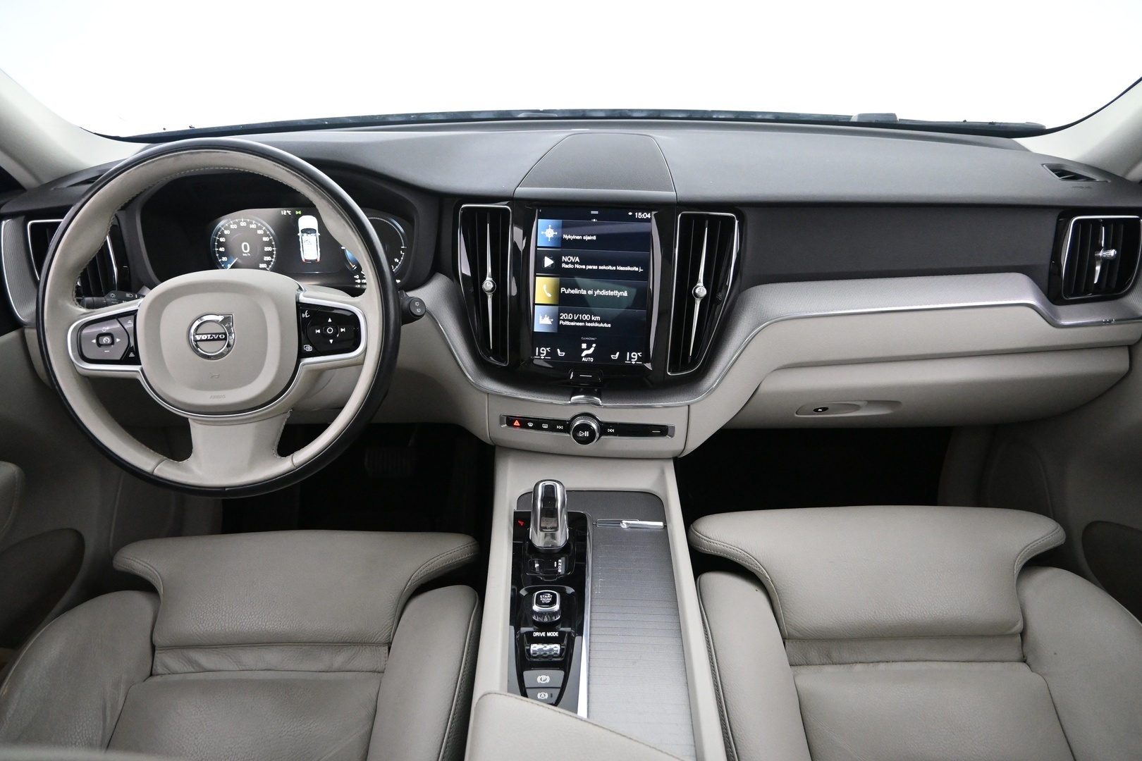 VOLVO XC60 2018