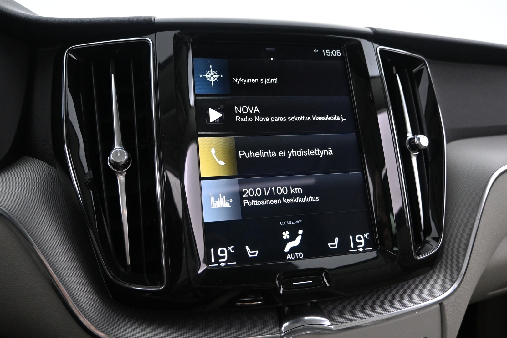 VOLVO XC60 2018