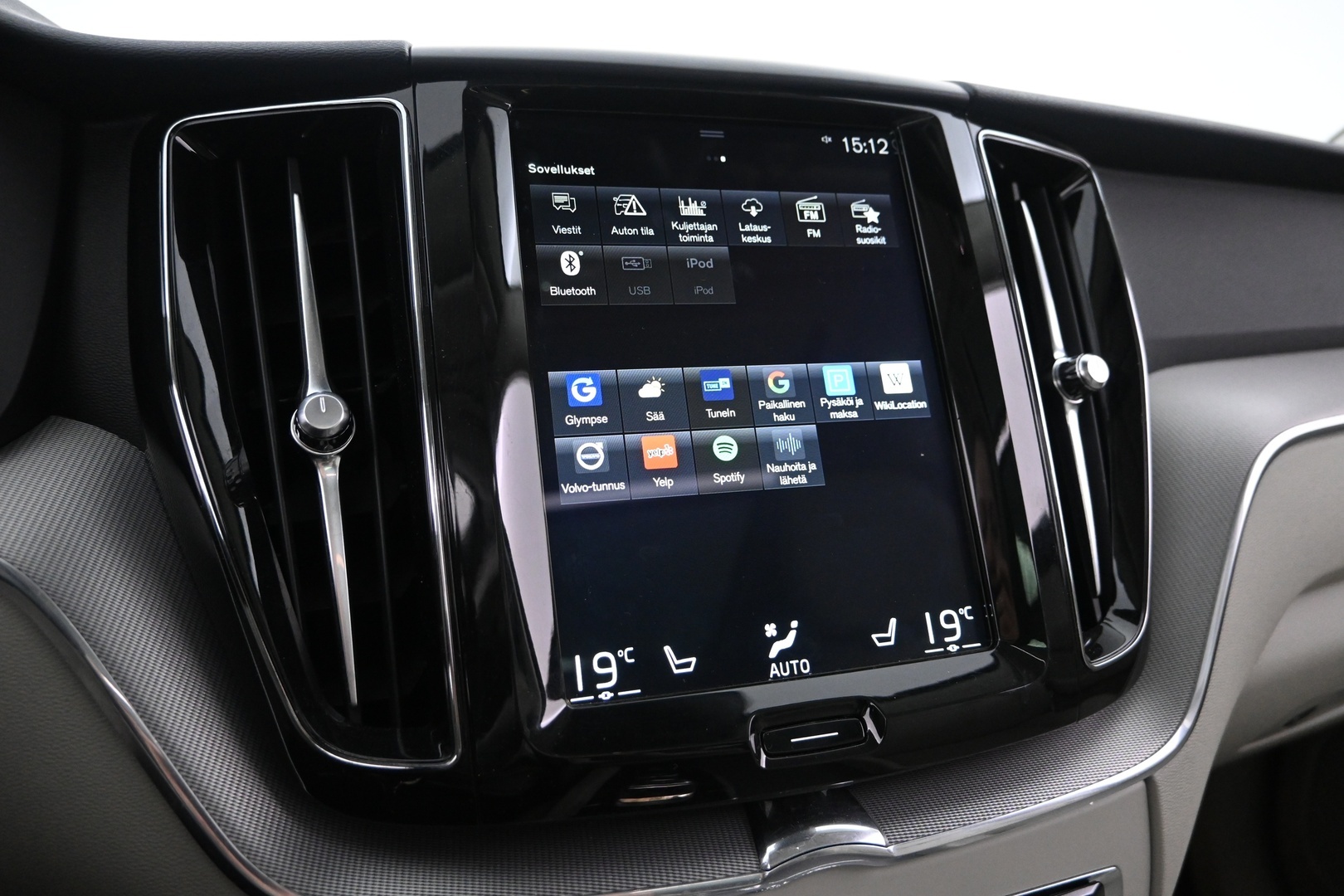 VOLVO XC60 2018