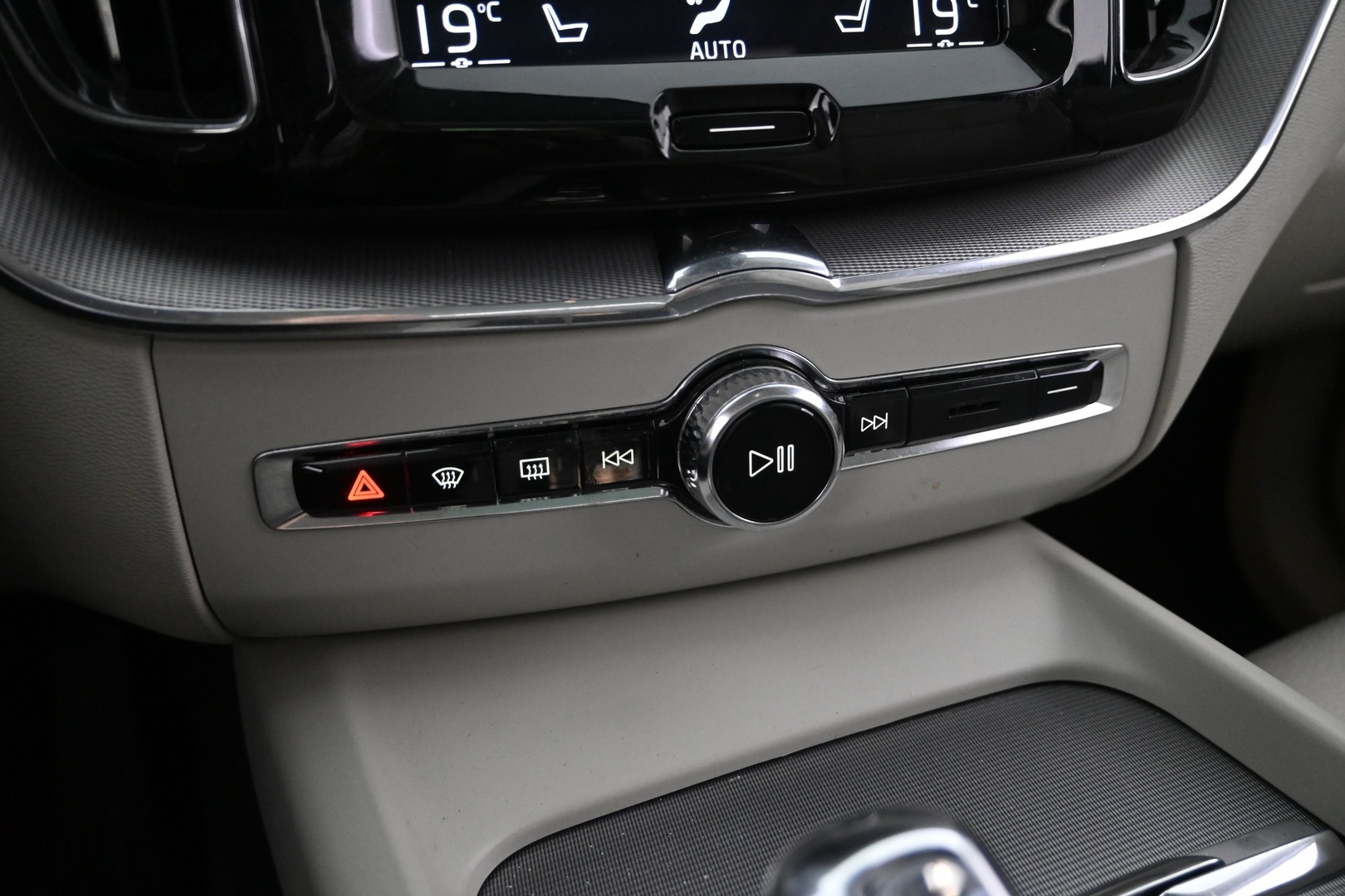 VOLVO XC60 2018