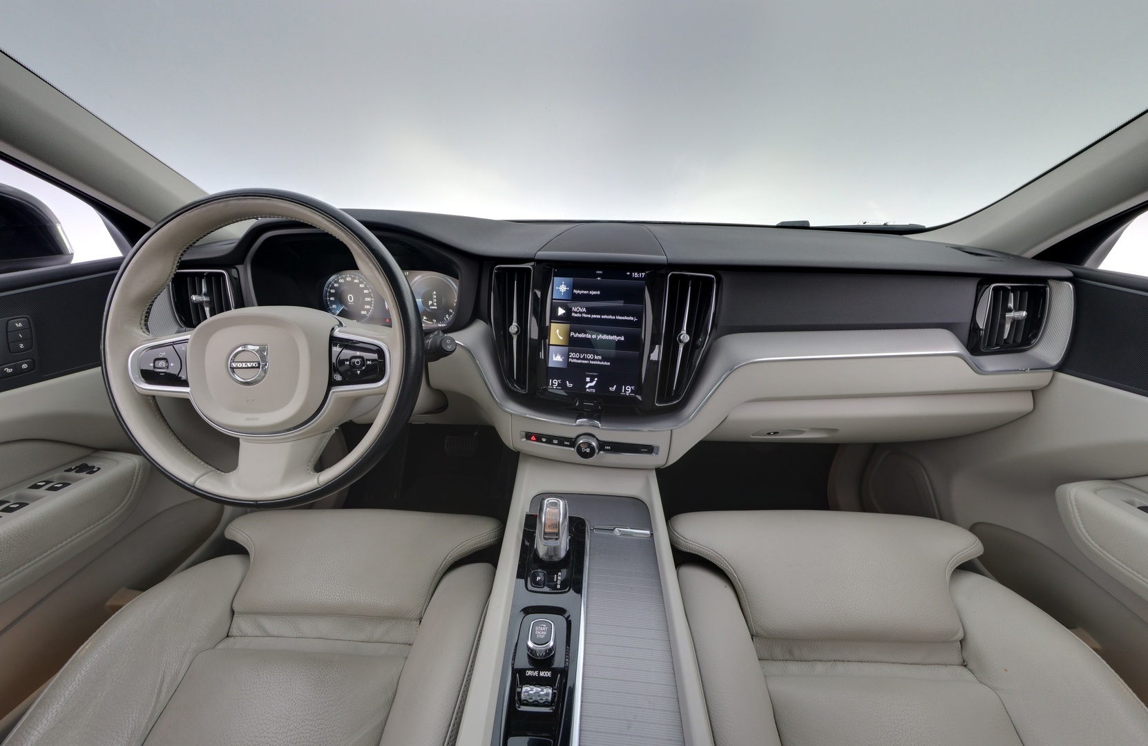 VOLVO XC60 2018