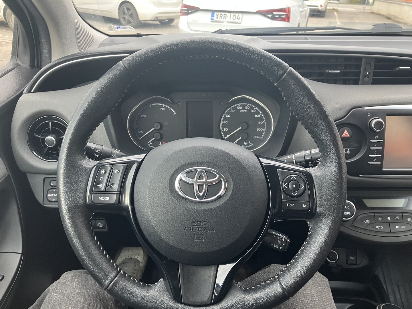 TOYOTA Yaris 2019