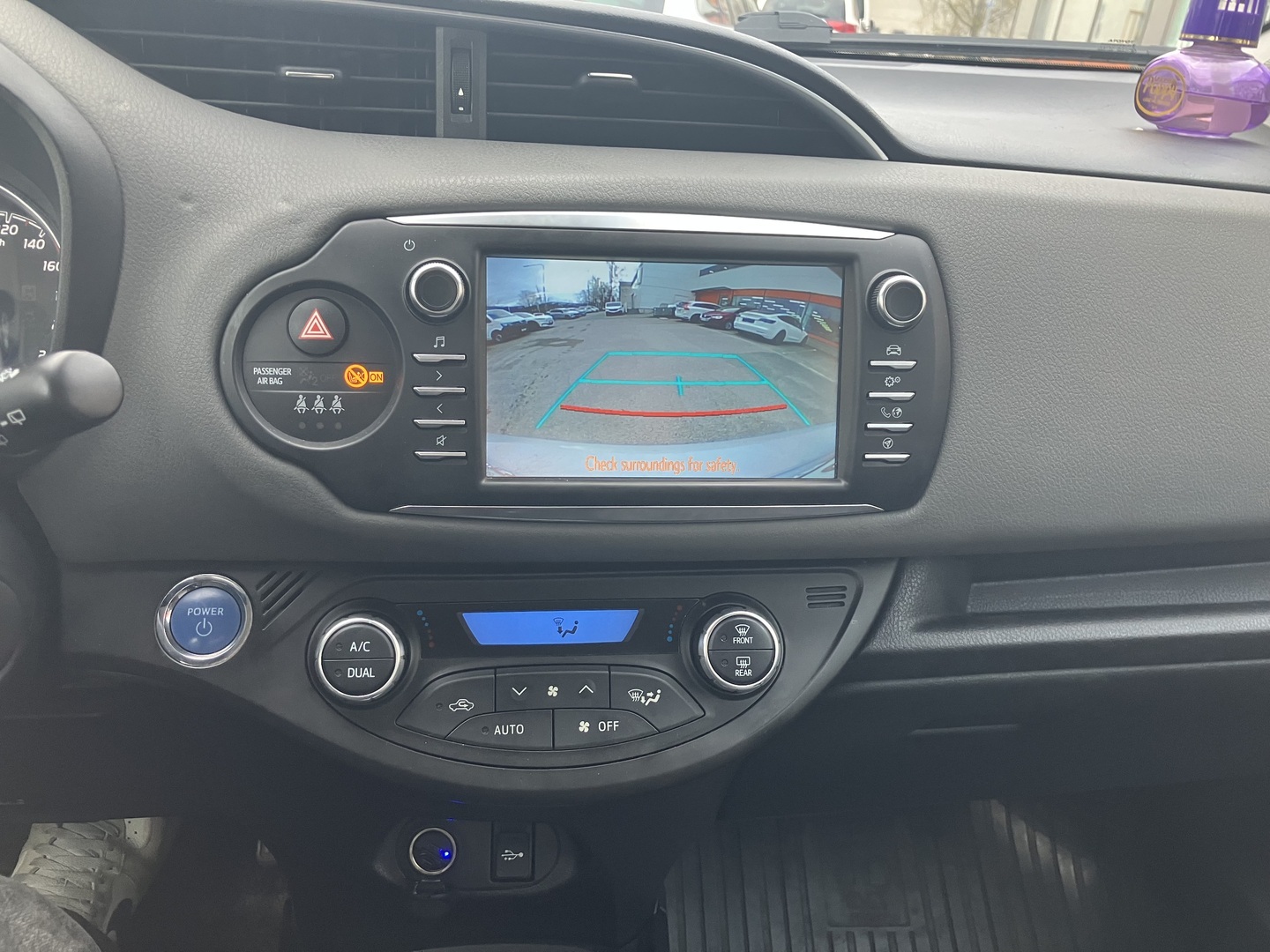 TOYOTA Yaris 2019