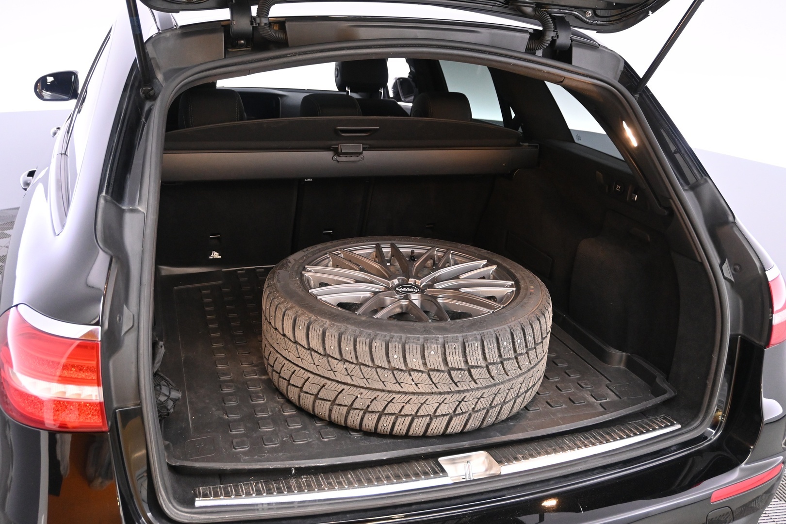 MERCEDES-BENZ E 2018