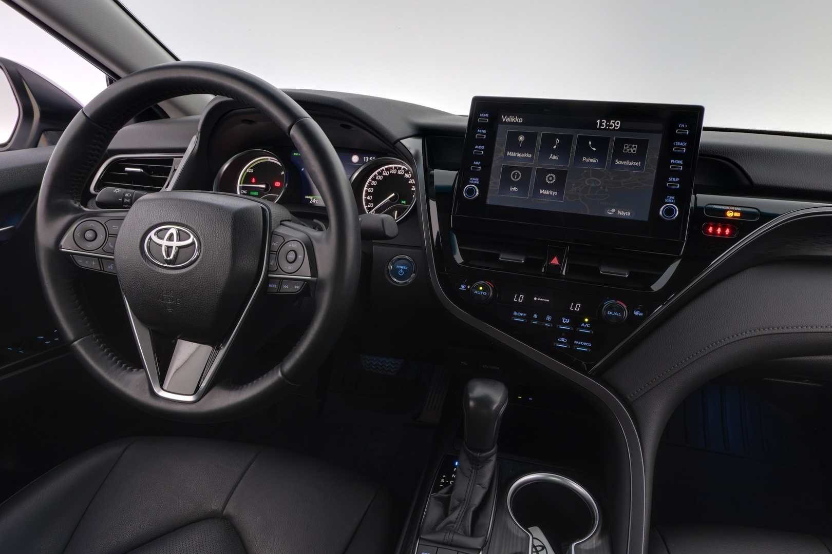 TOYOTA Camry 2024