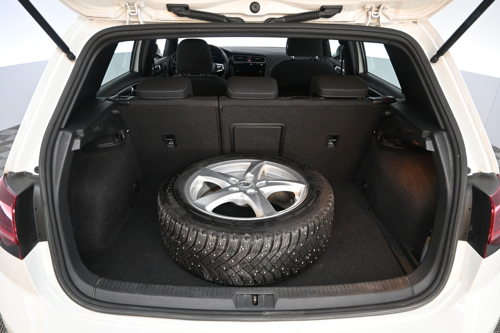 VOLKSWAGEN Golf 2018