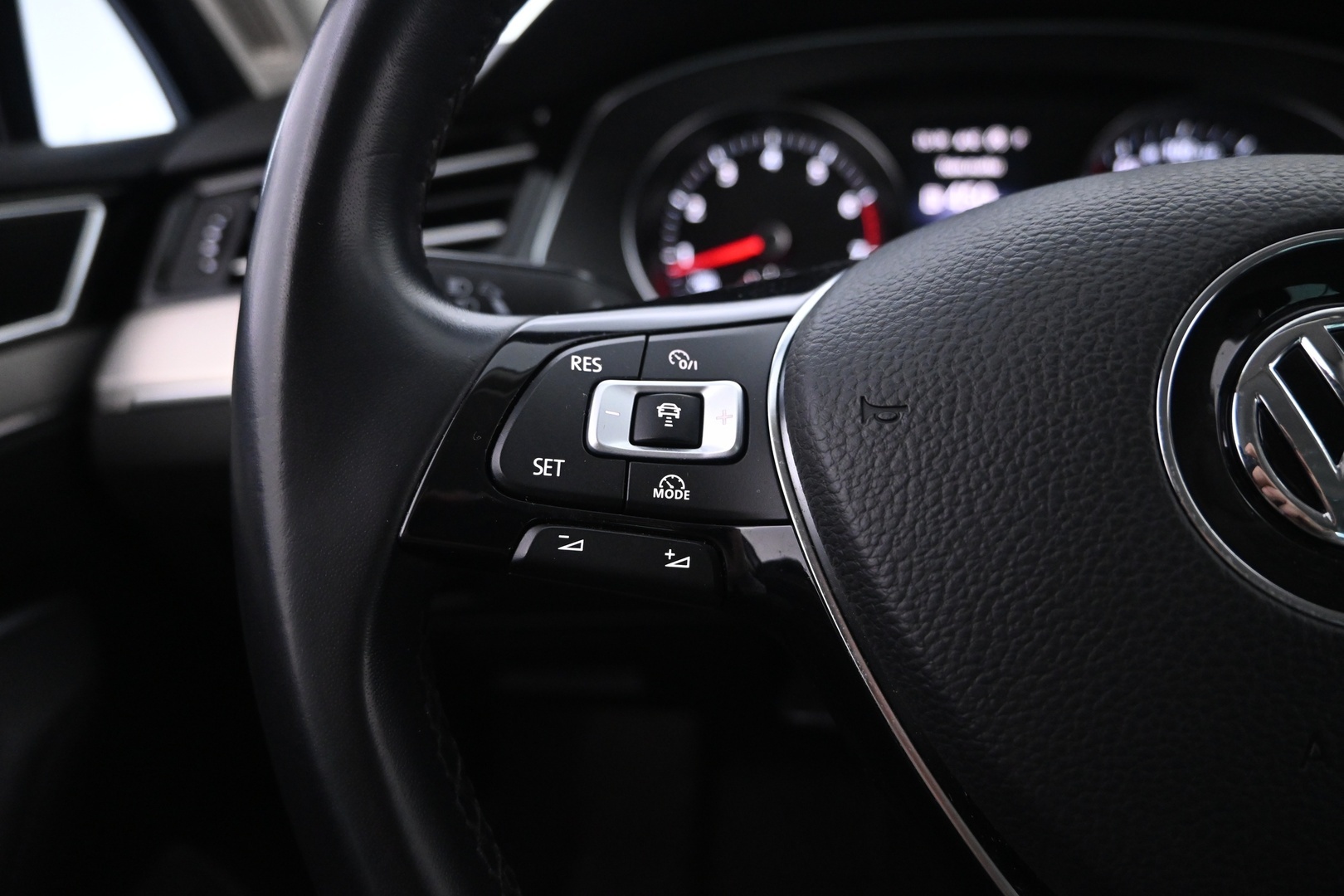 VOLKSWAGEN Passat 2018