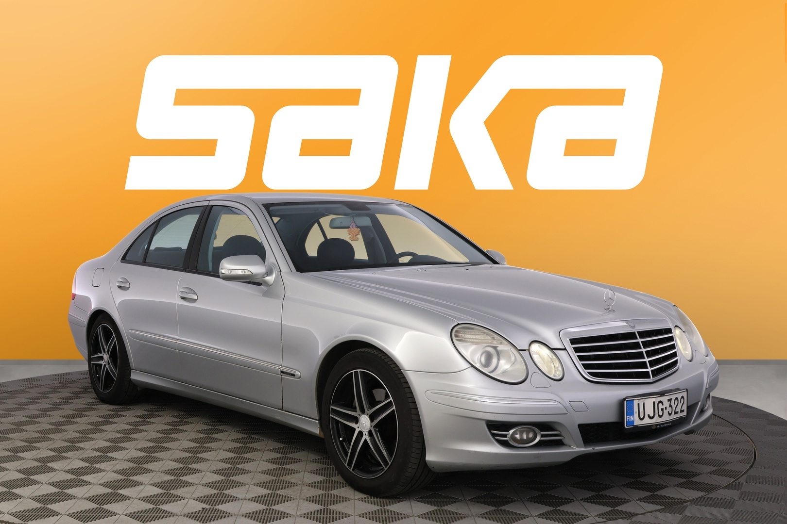 MERCEDES-BENZ E 2008