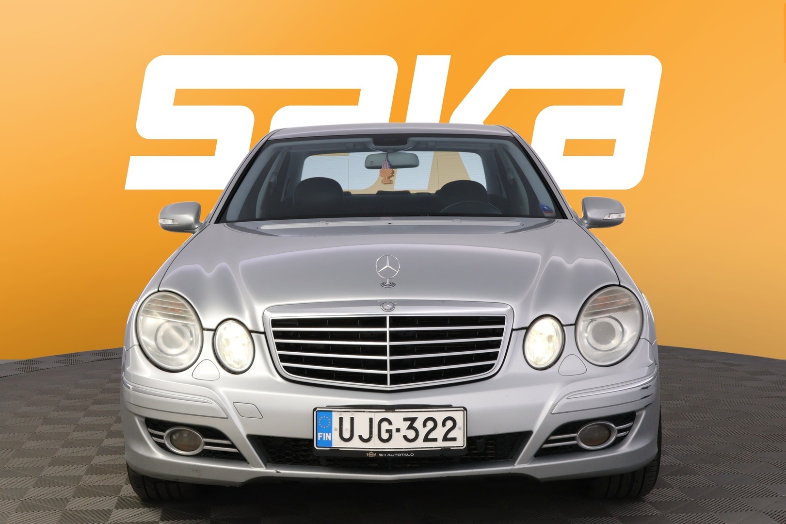 MERCEDES-BENZ E 2008