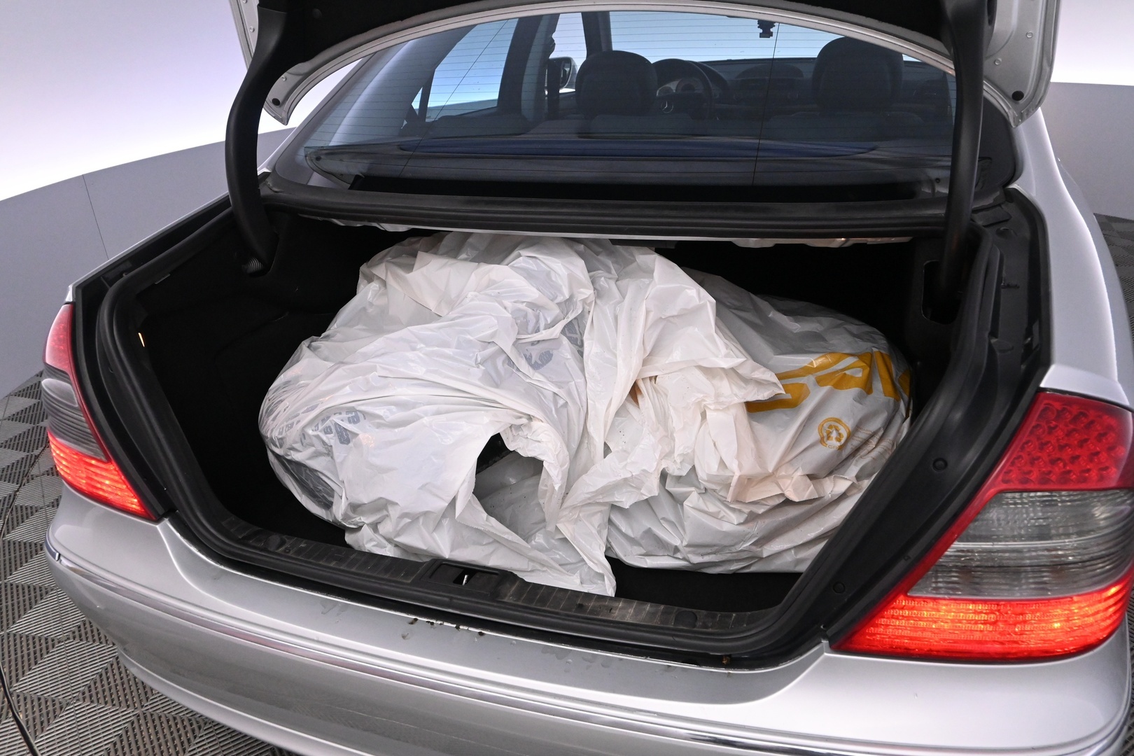 MERCEDES-BENZ E 2008