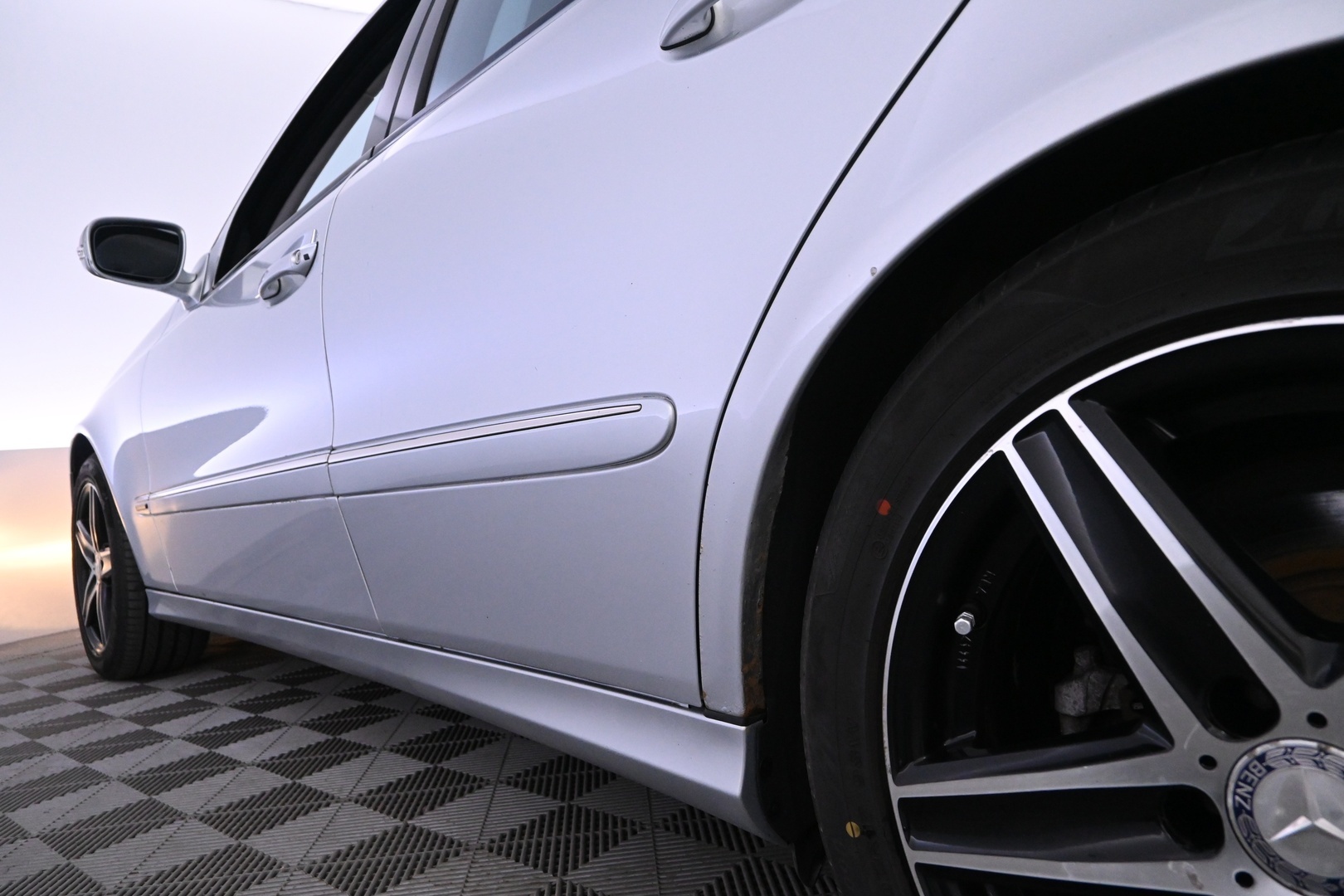 MERCEDES-BENZ E 2008