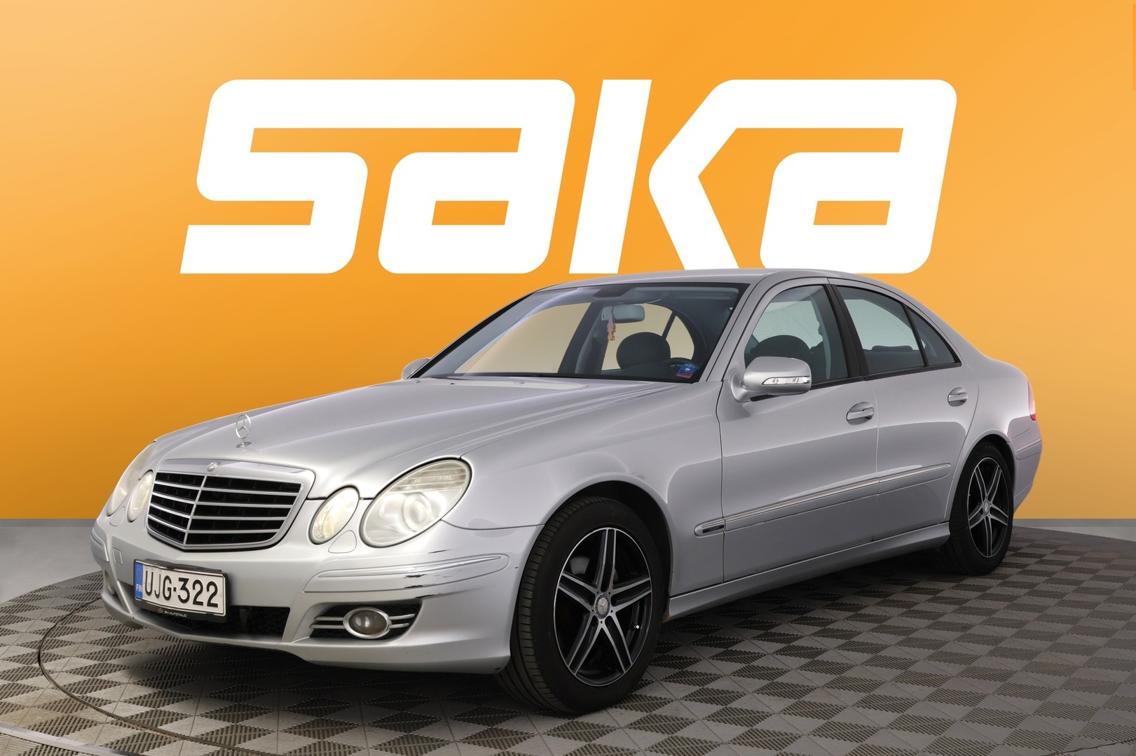 MERCEDES-BENZ E 2008