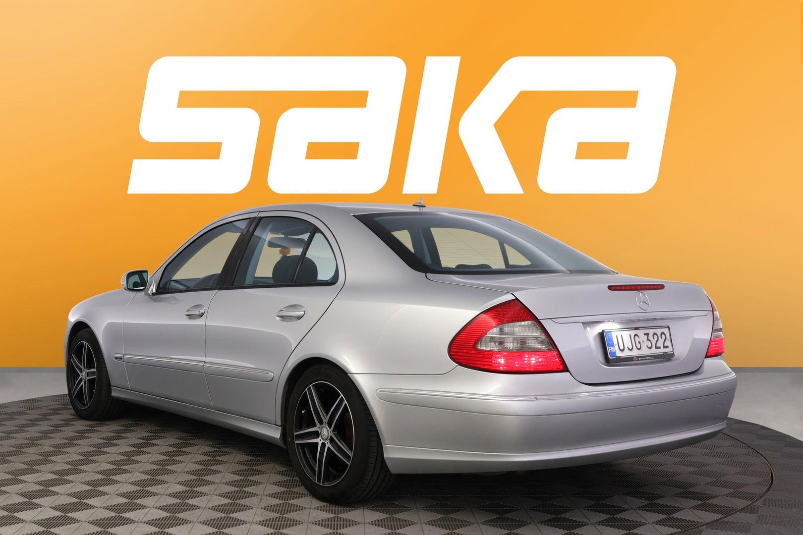 MERCEDES-BENZ E 2008