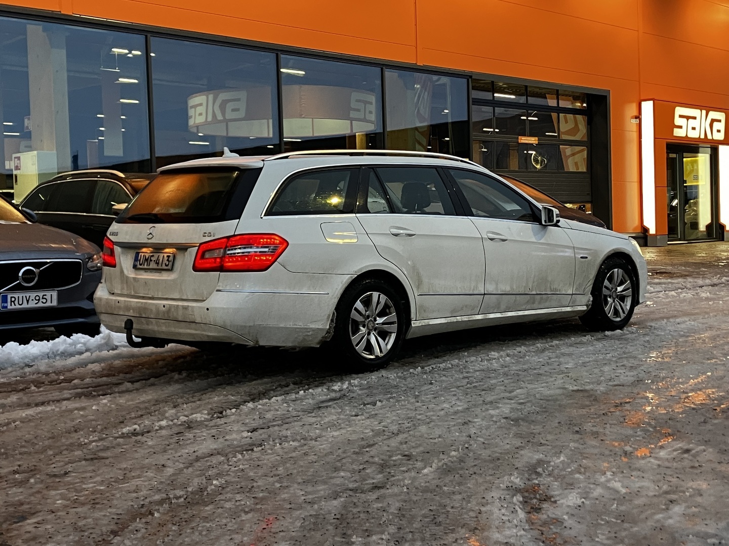 MERCEDES-BENZ E 2011