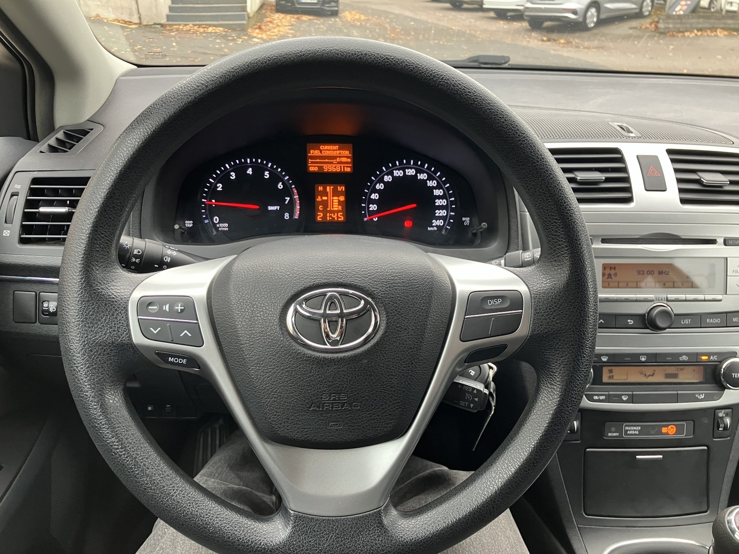 TOYOTA Avensis 2012