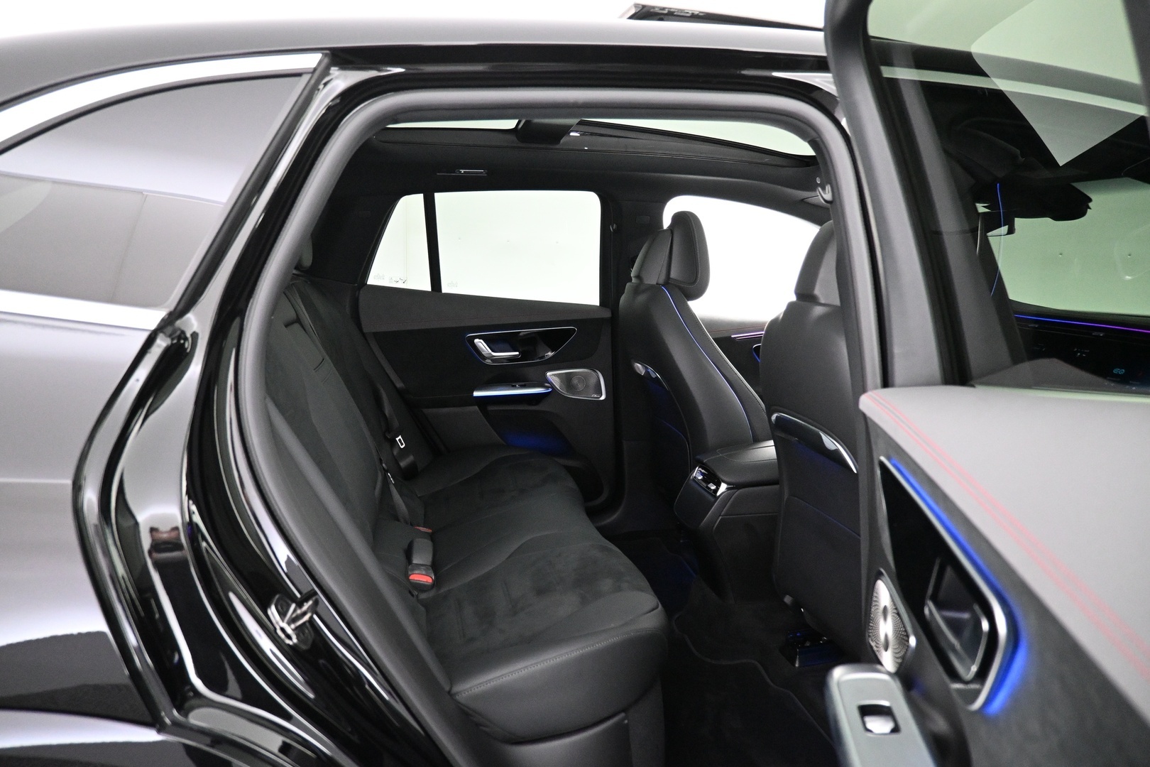 MERCEDES-BENZ EQE SUV 2025