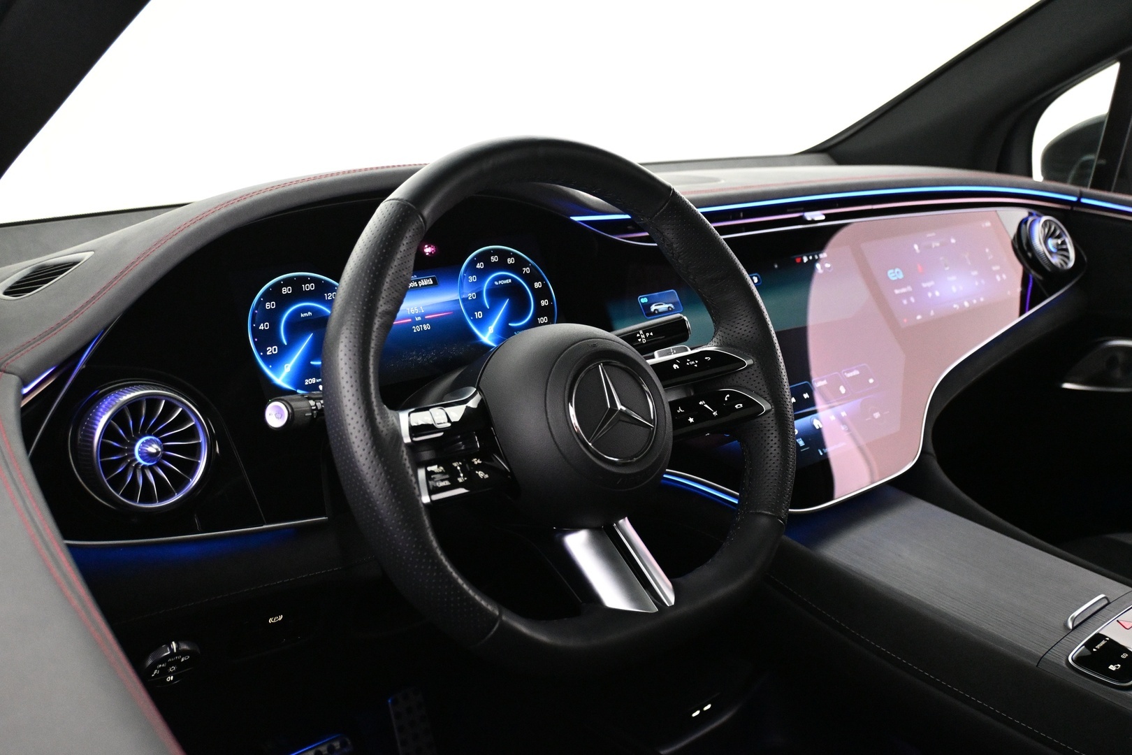 MERCEDES-BENZ EQE SUV 2025