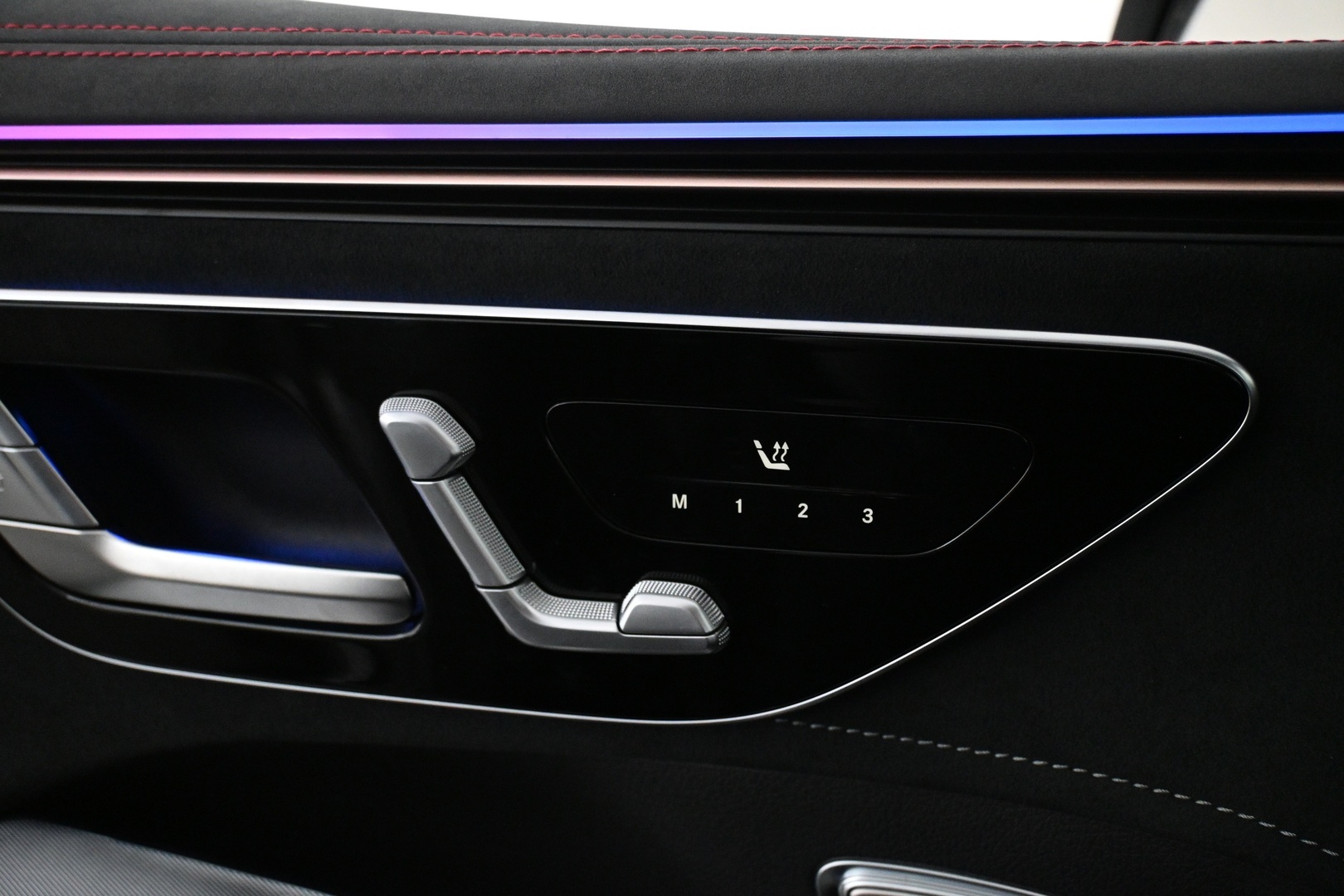 MERCEDES-BENZ EQE SUV 2025