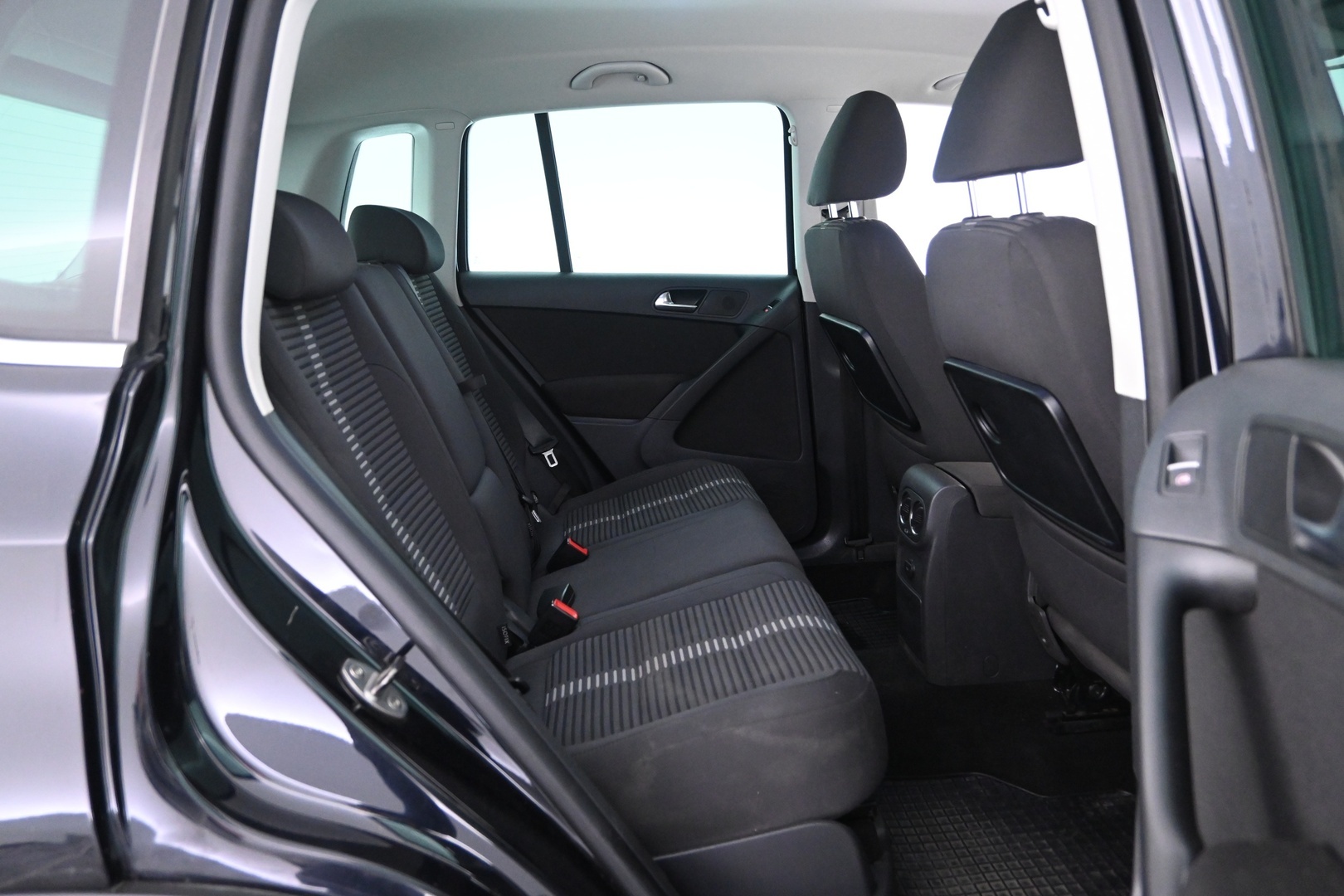 VOLKSWAGEN Tiguan 2011