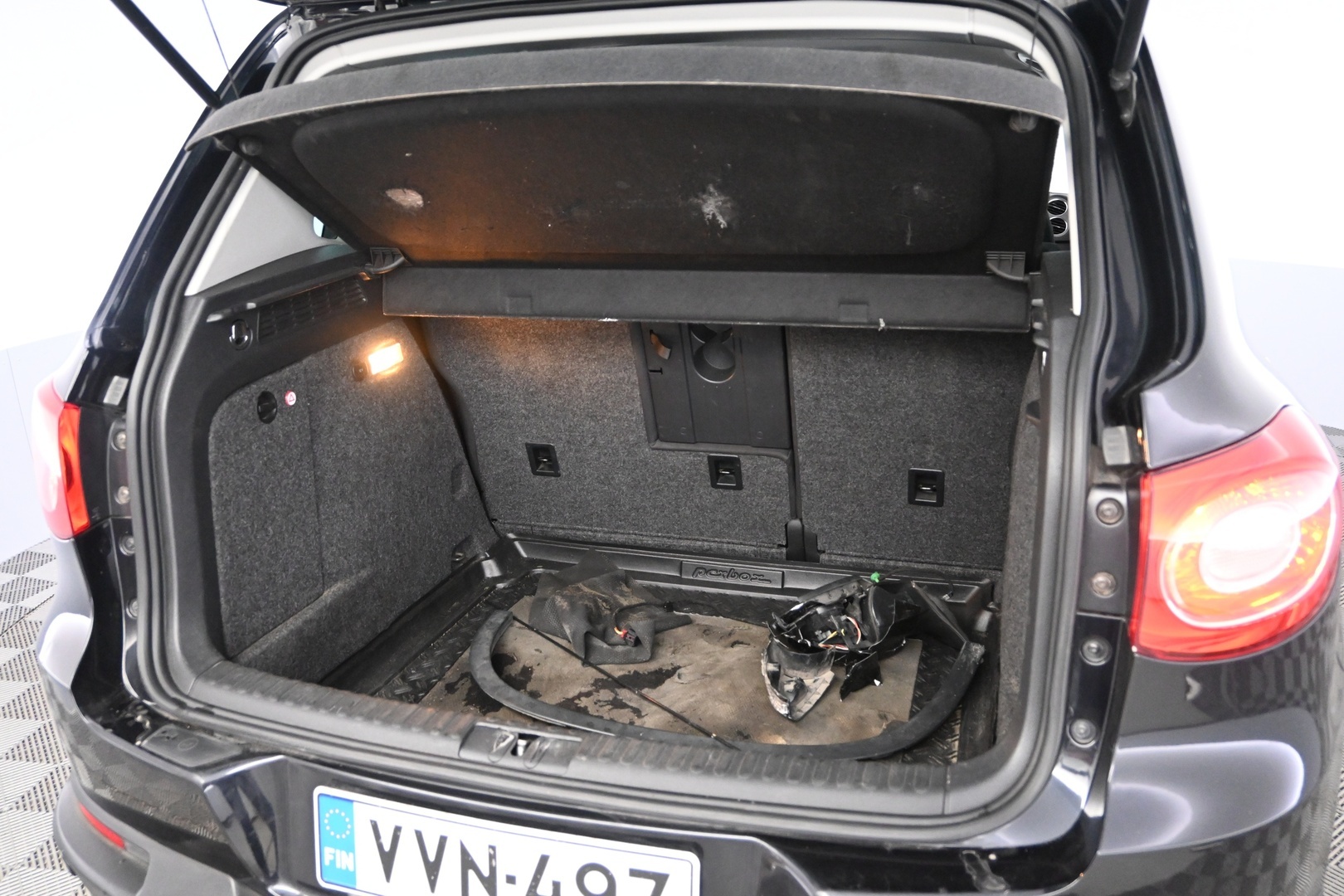 VOLKSWAGEN Tiguan 2011