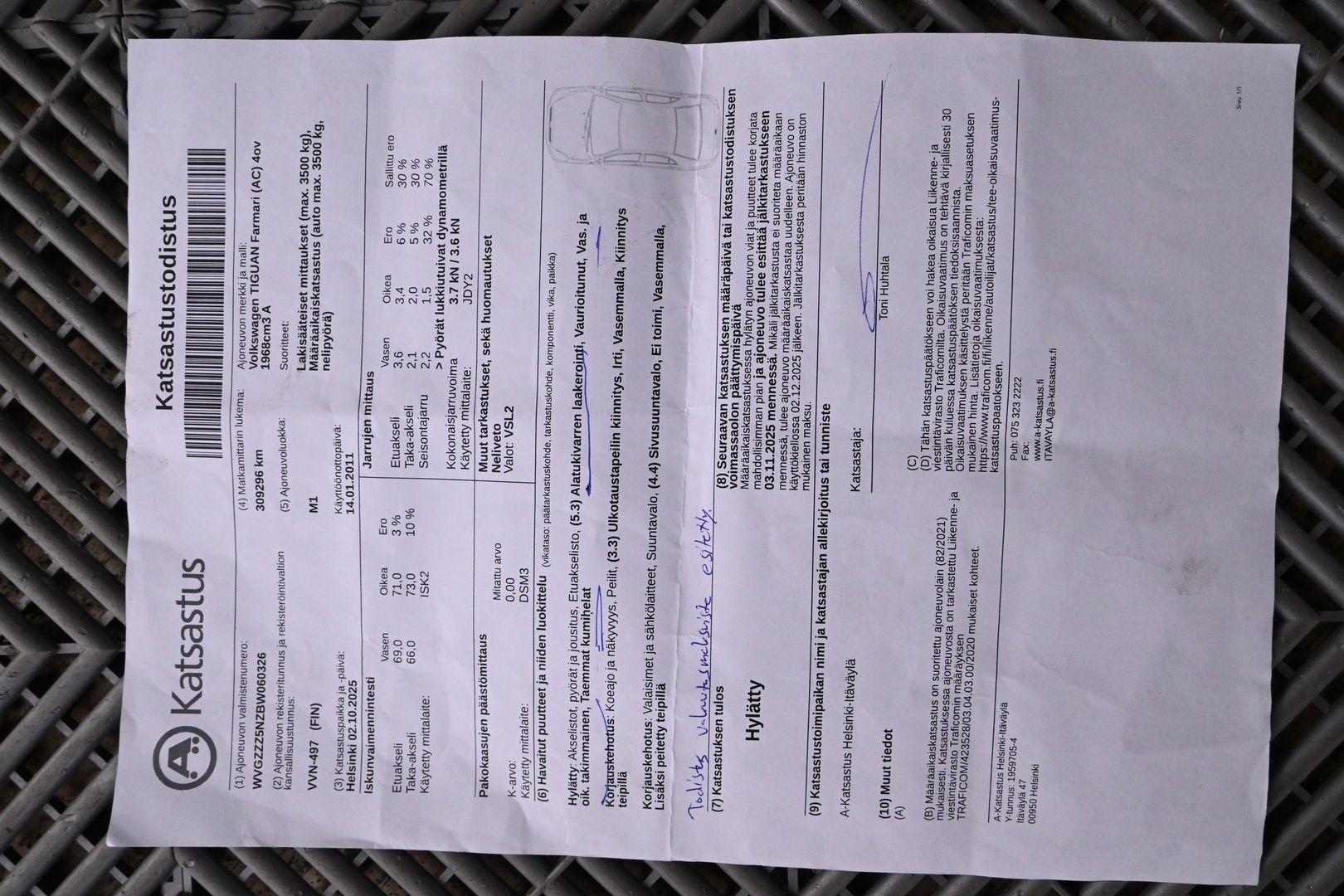 VOLKSWAGEN Tiguan 2011