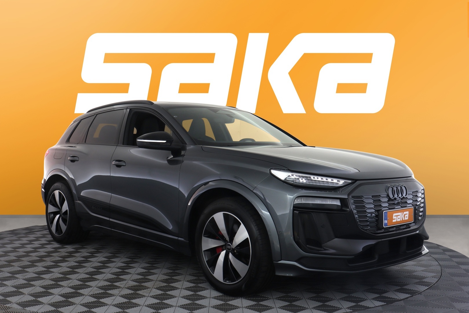 AUDI Q6 e-tron 2024