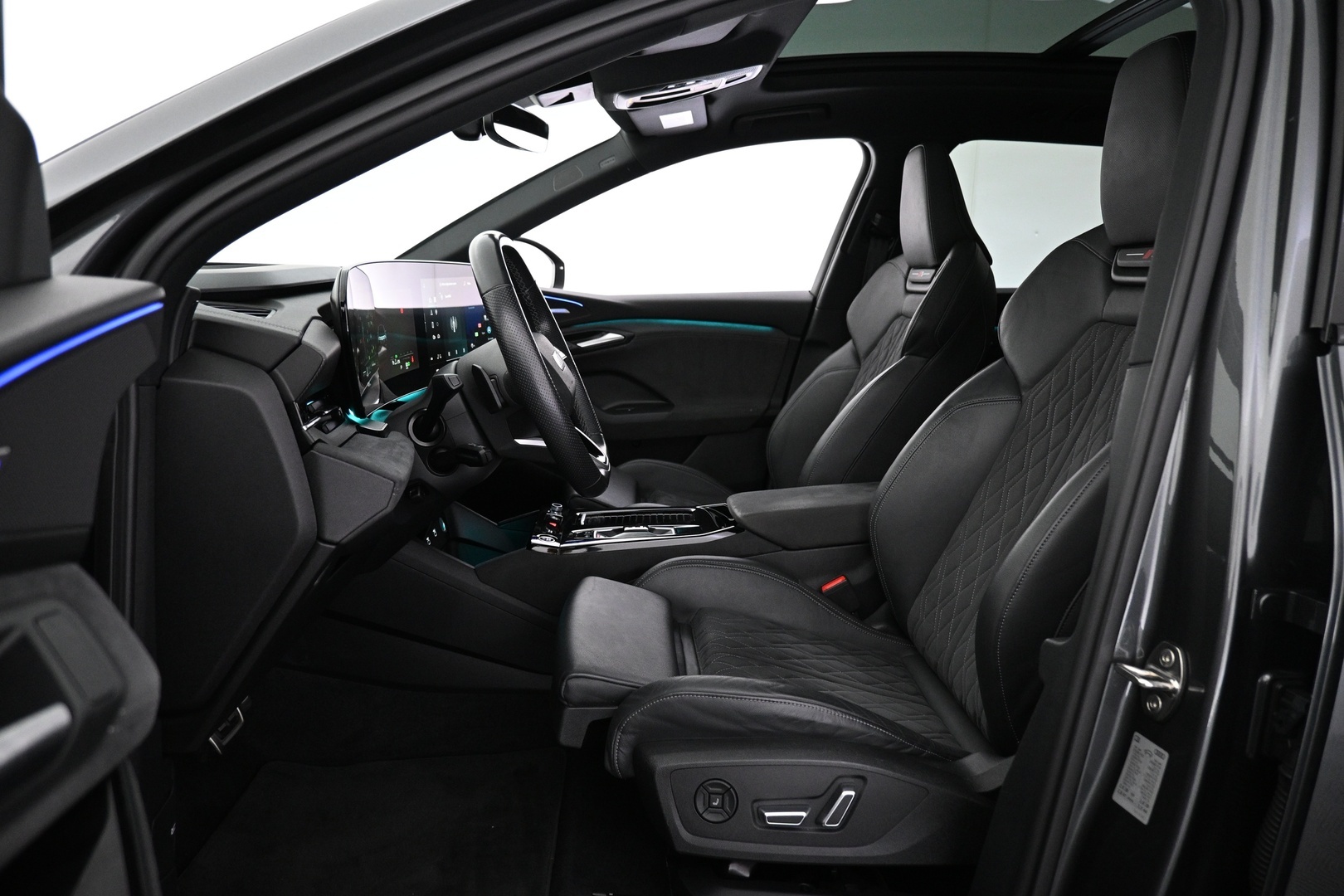 AUDI Q6 e-tron 2024