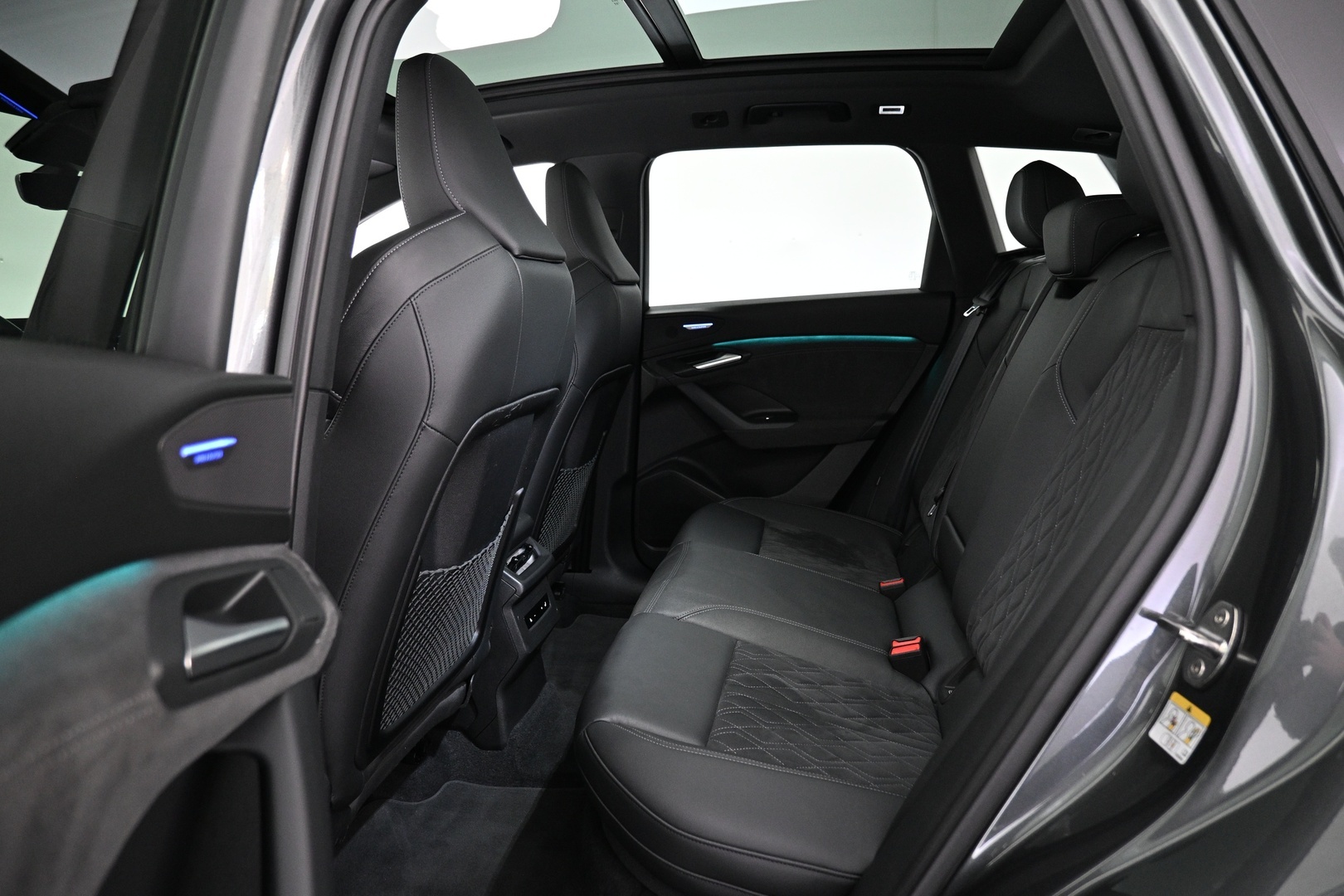AUDI Q6 e-tron 2024