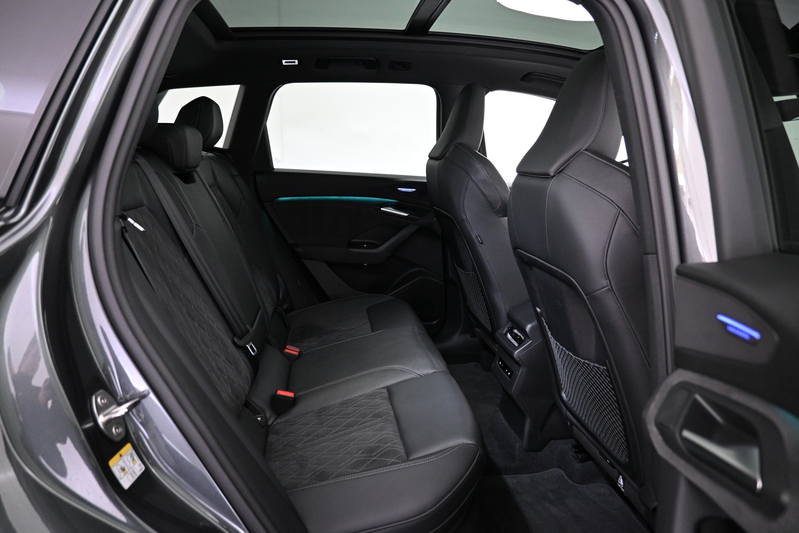 AUDI Q6 e-tron 2024