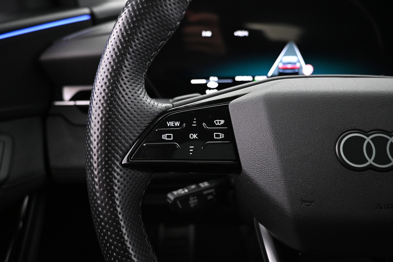 AUDI Q6 e-tron 2024