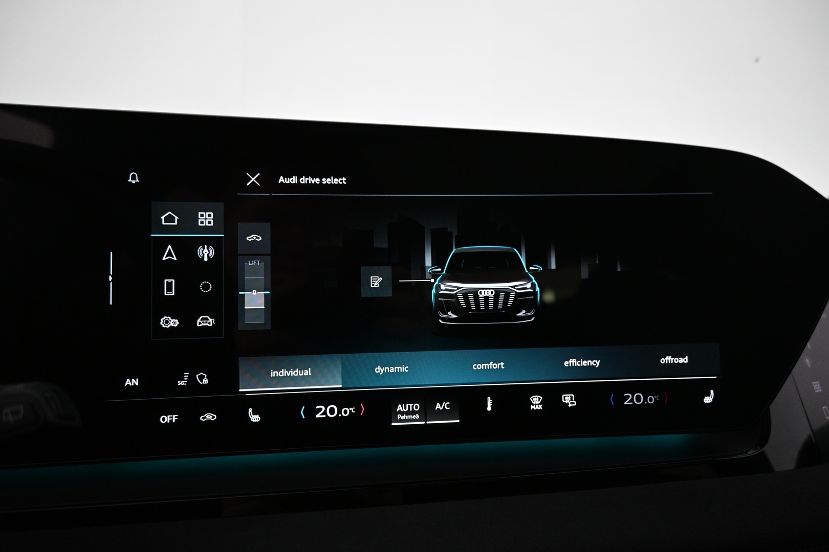 AUDI Q6 e-tron 2024
