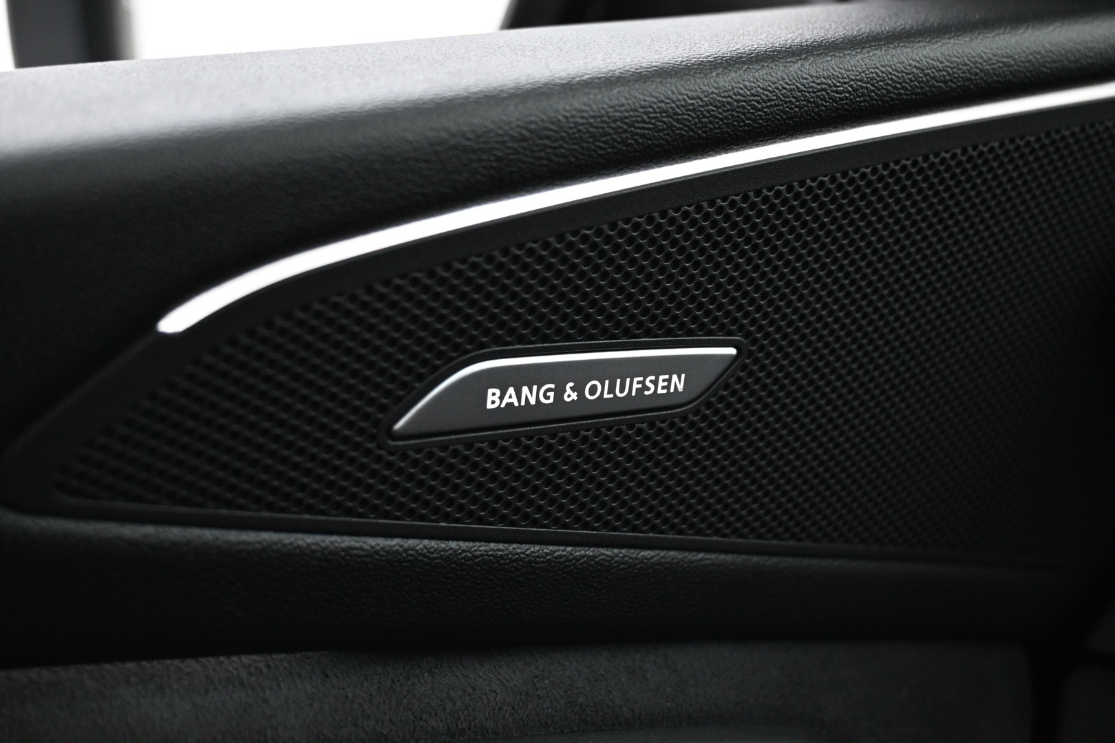 AUDI Q6 e-tron 2024