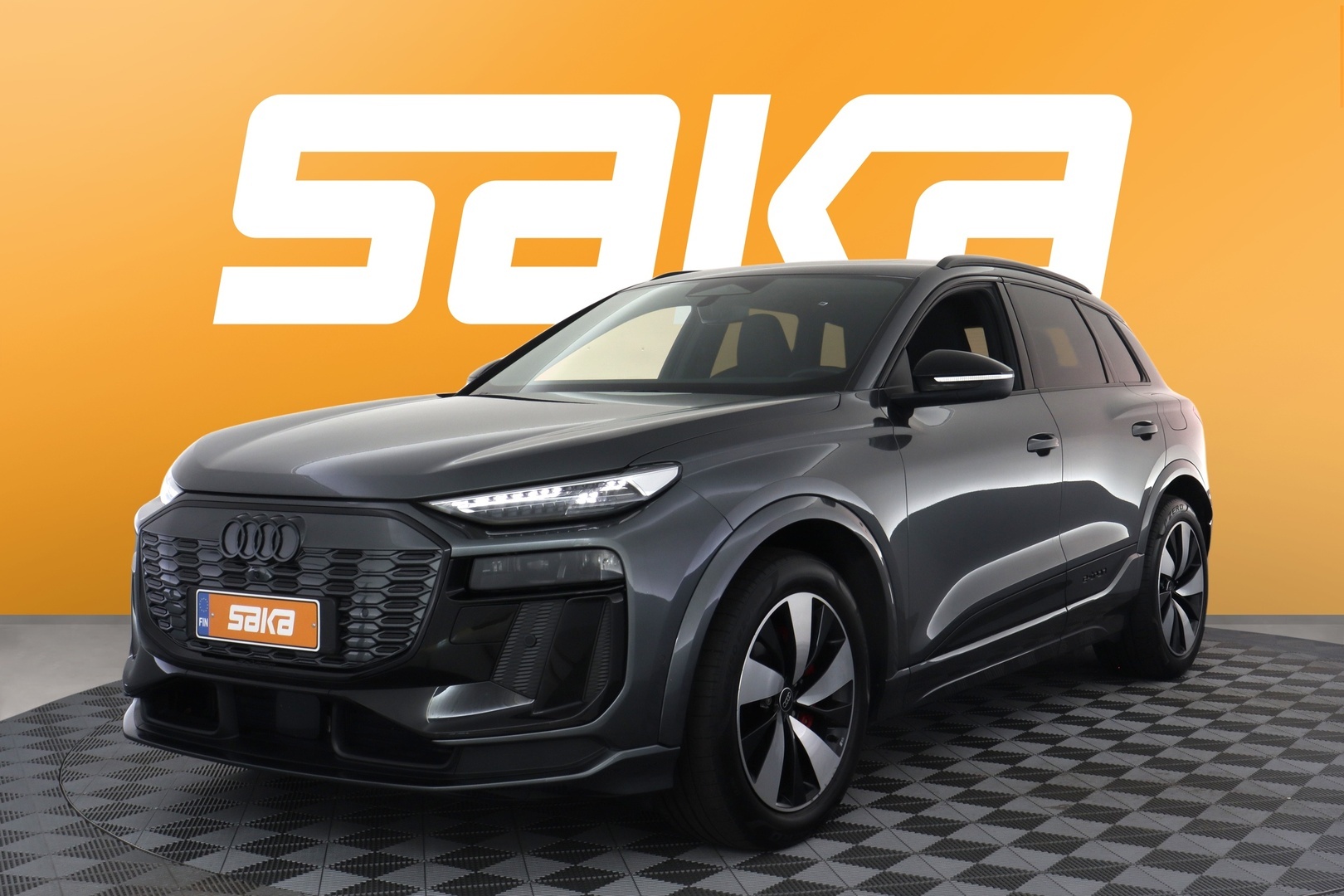 AUDI Q6 e-tron 2024