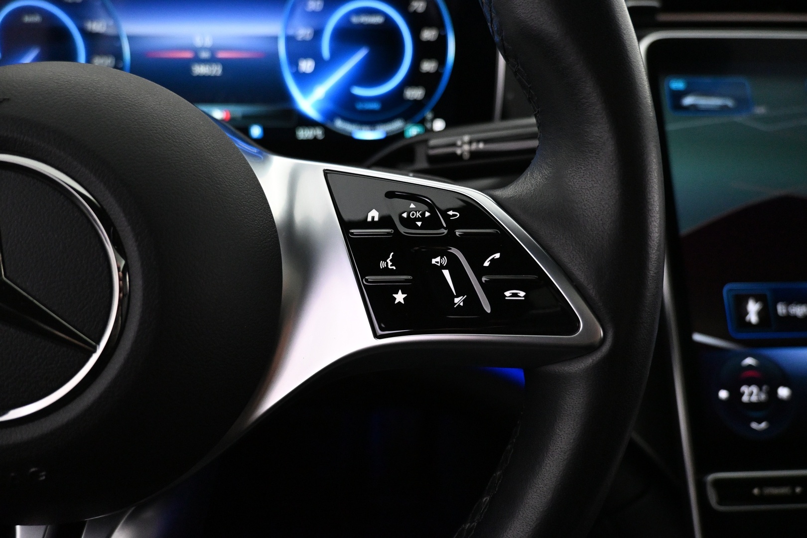 MERCEDES-BENZ EQE 2023