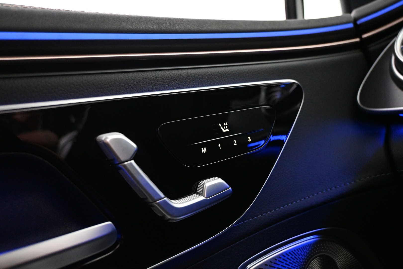 MERCEDES-BENZ EQE 2023