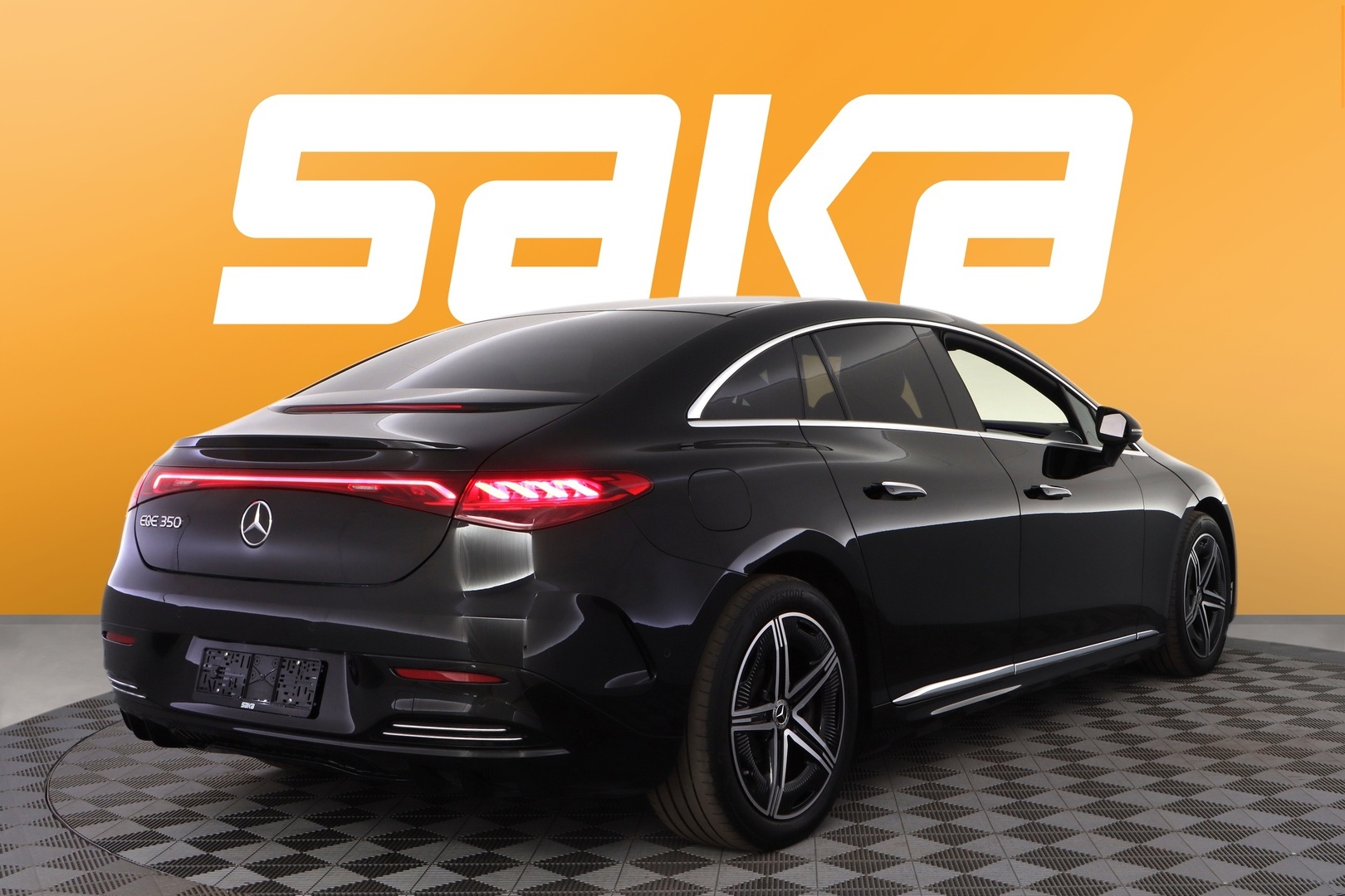 MERCEDES-BENZ EQE 2023