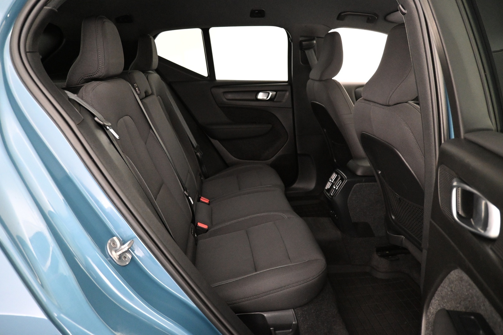 VOLVO XC40 2023