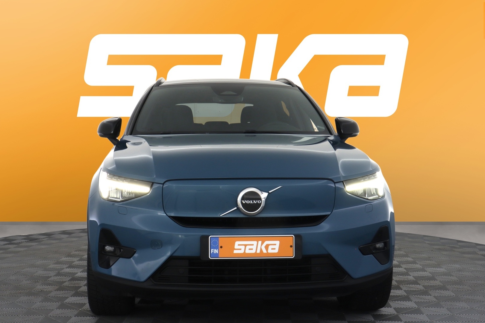 VOLVO XC40 2023