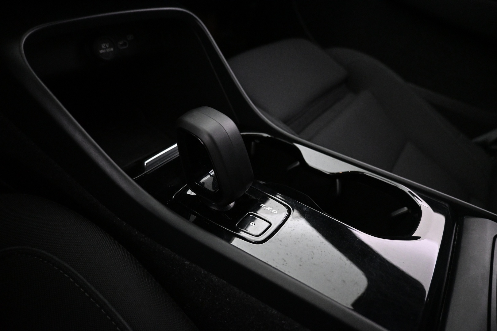 VOLVO XC40 2023