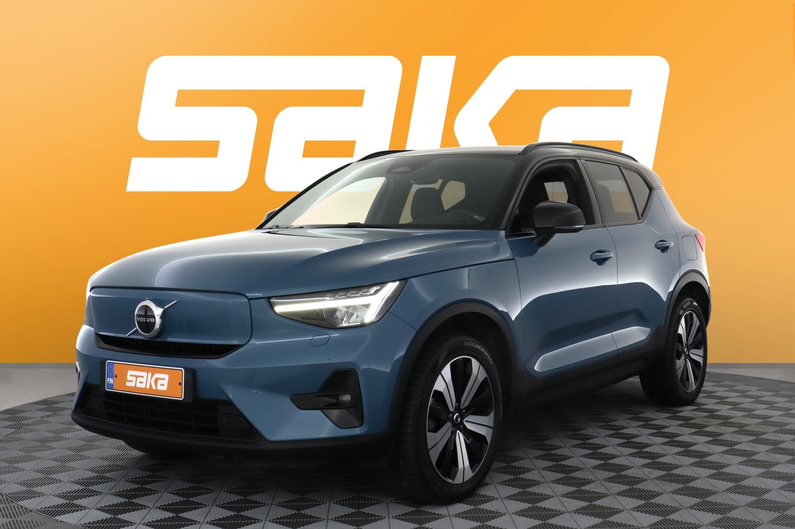 VOLVO XC40 2023