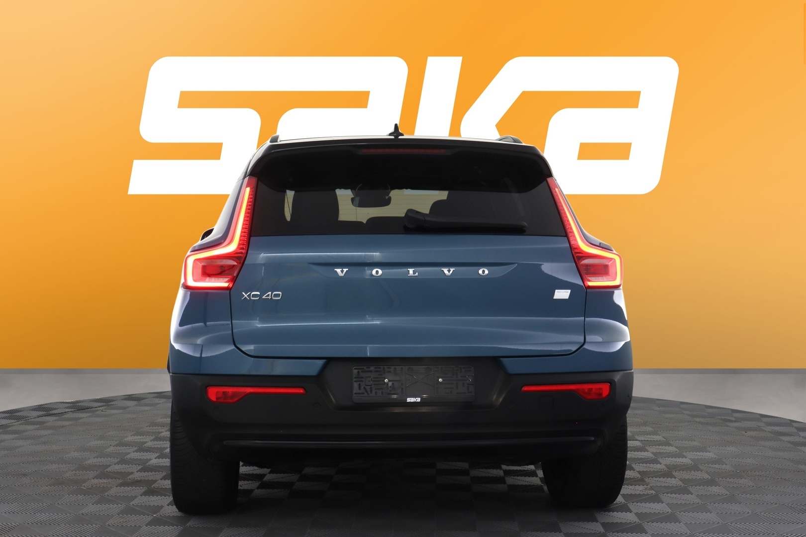 VOLVO XC40 2023