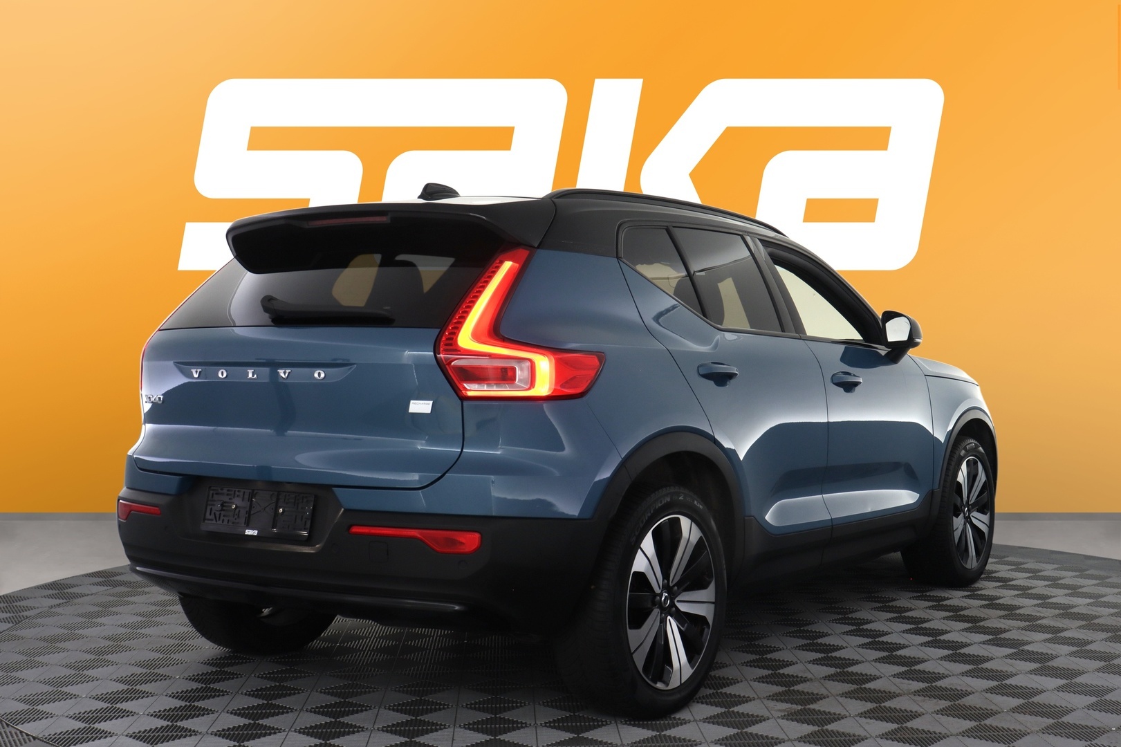 VOLVO XC40 2023