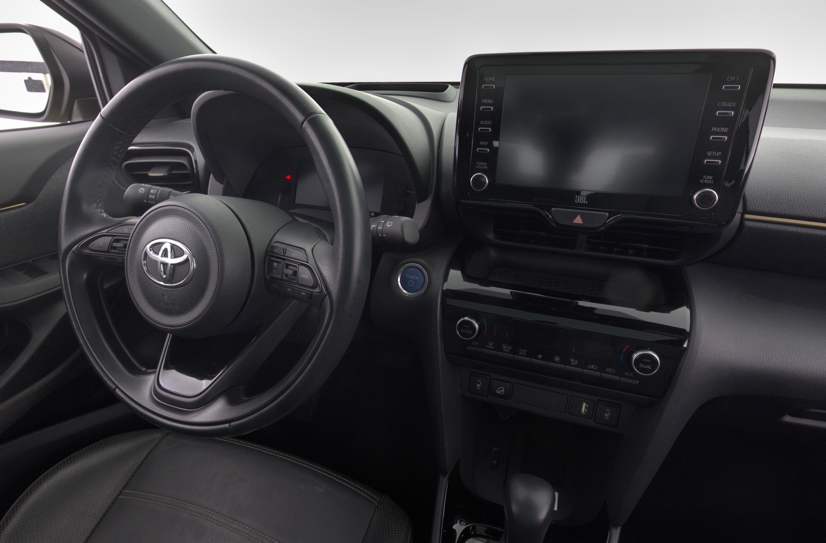 TOYOTA Yaris Cross 2022