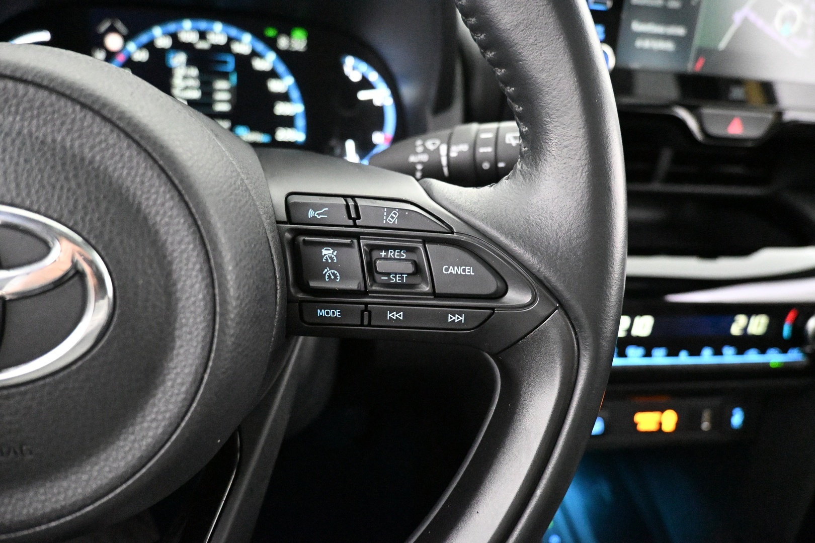 TOYOTA Yaris Cross 2022