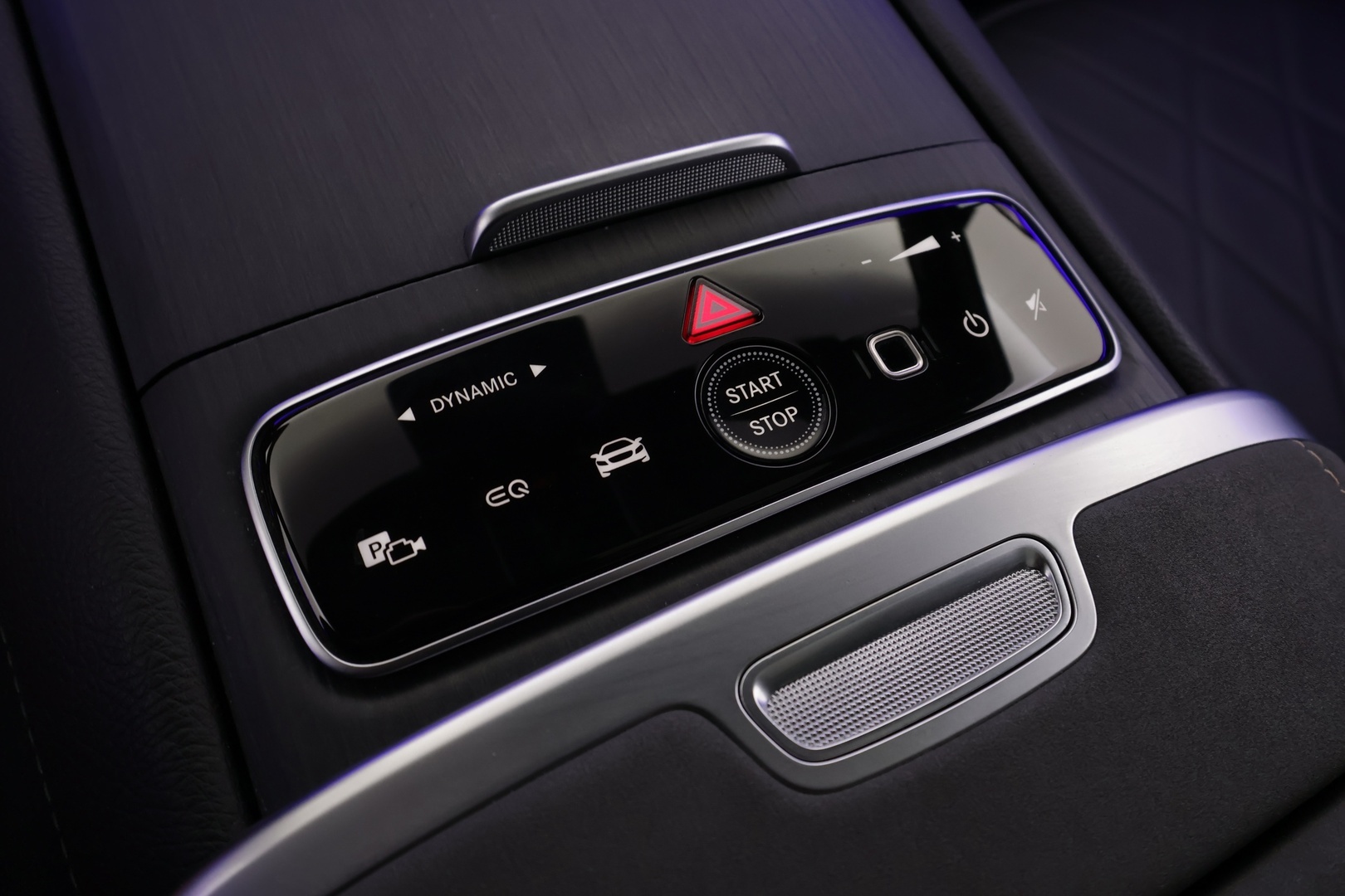 MERCEDES-BENZ EQS SUV 2023