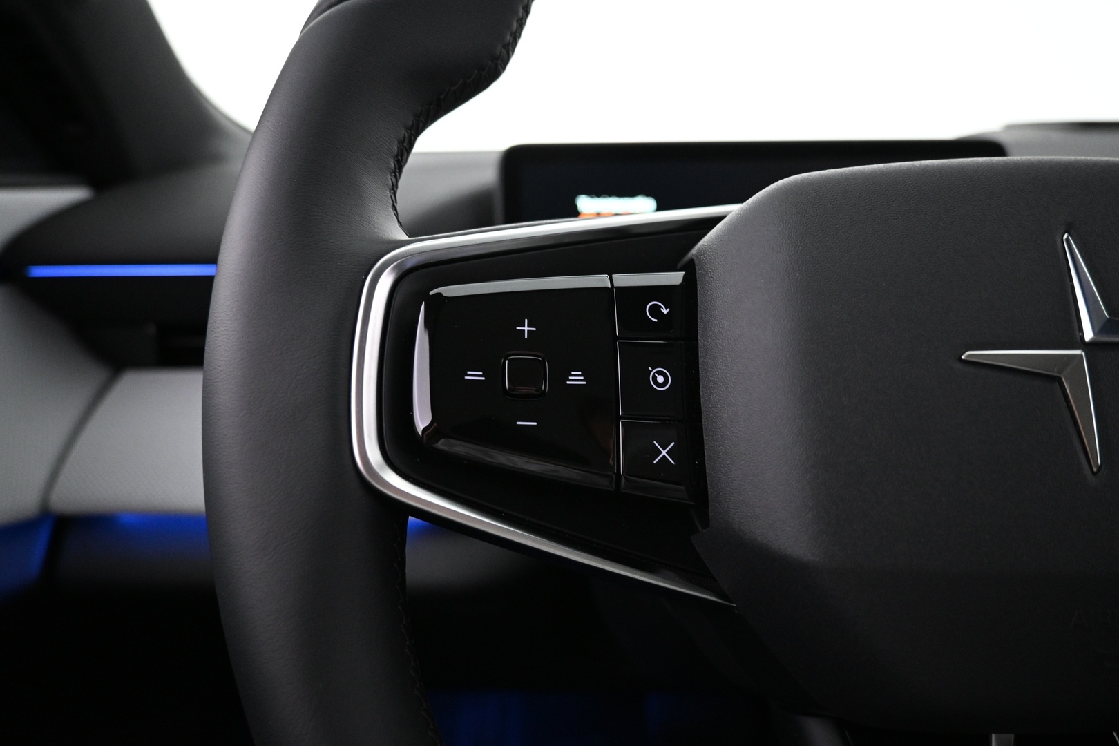 POLESTAR 4 2026